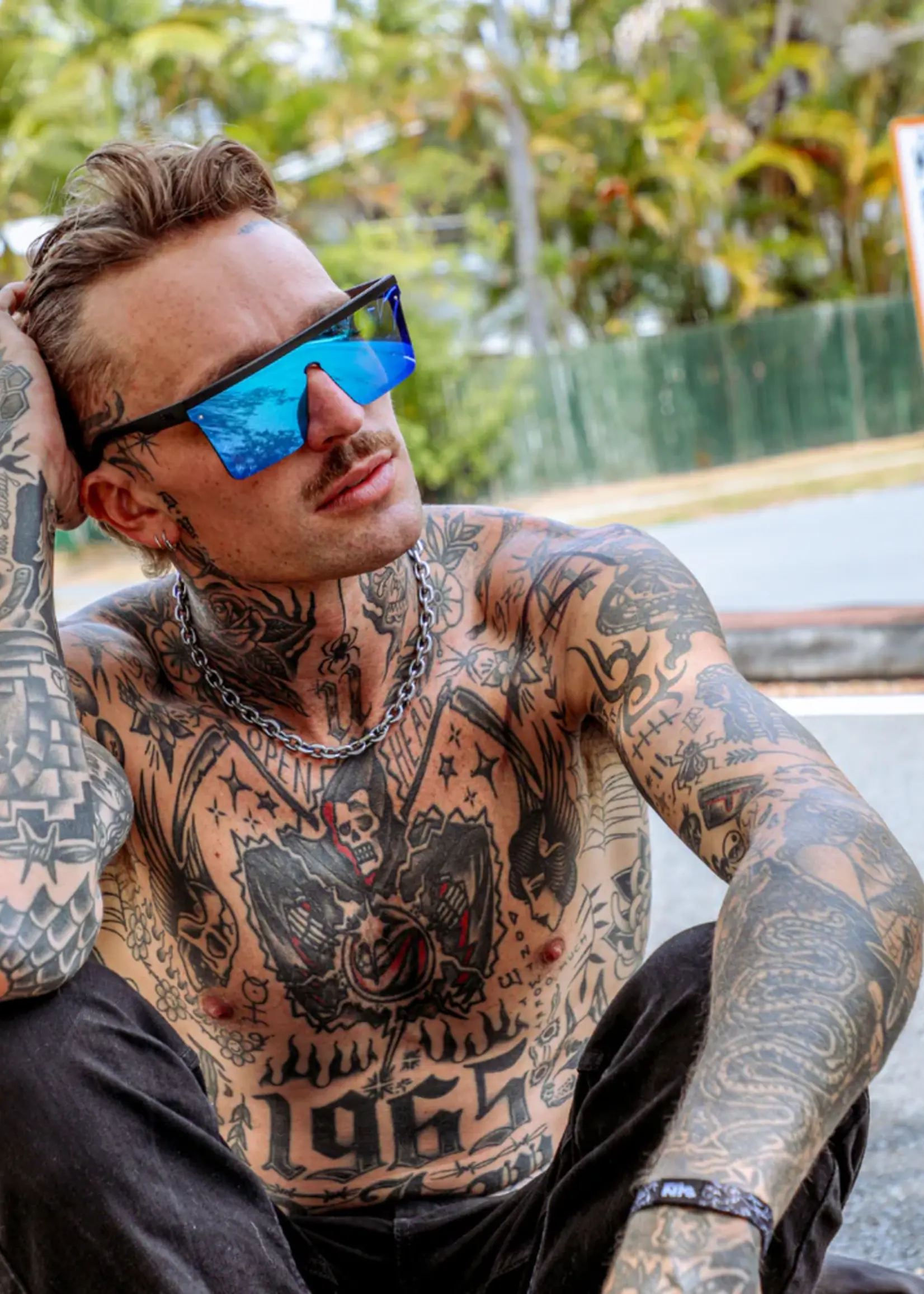 Sin Eyewear The Bar Sunglasses - Black Blue