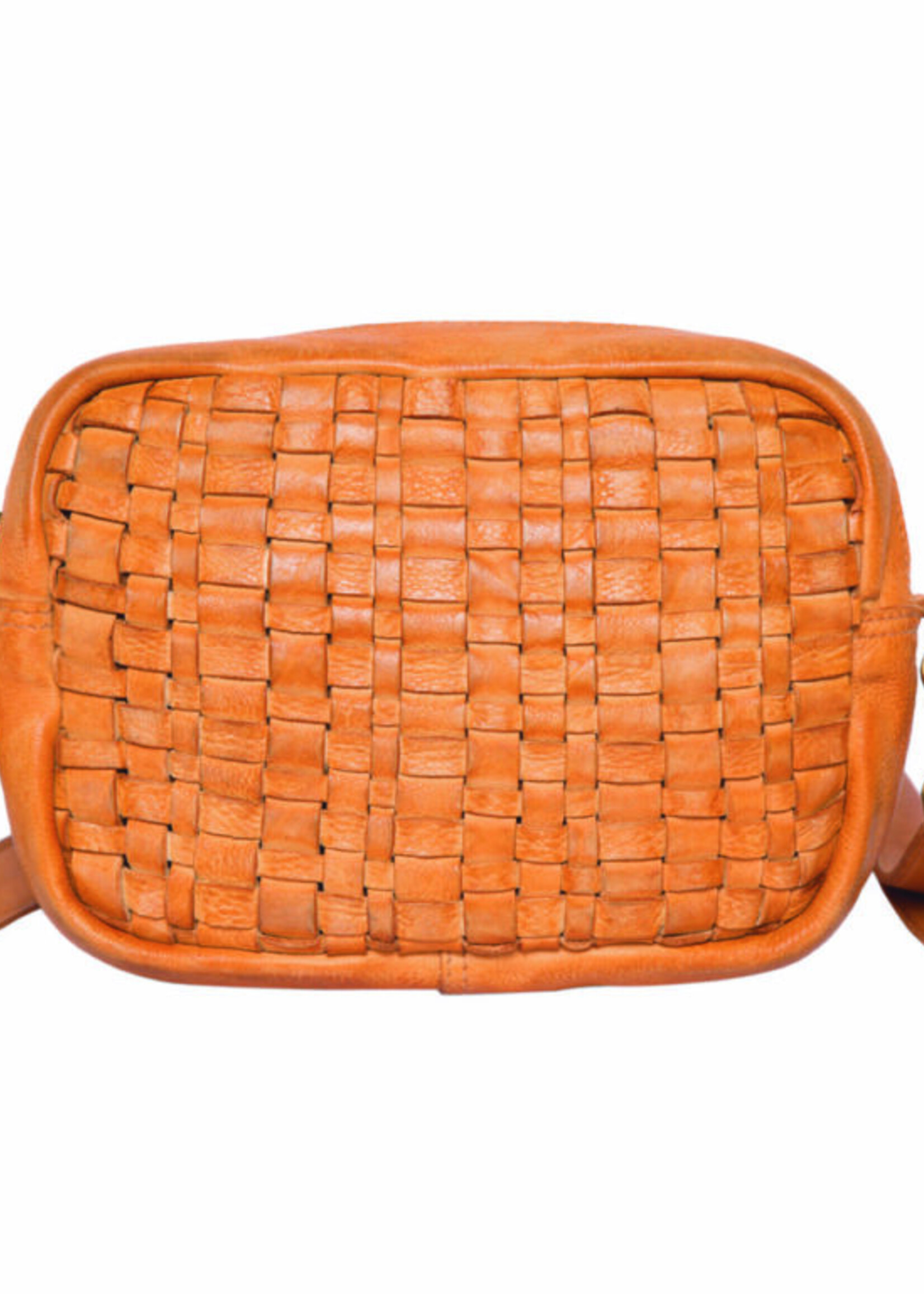 The Design Edge Tan Woven Washed Leather Cross Shoulder Bag (W04)