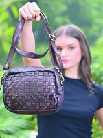The Design Edge Brown Woven Washed Leather Cross Shoulder Bag (W04)