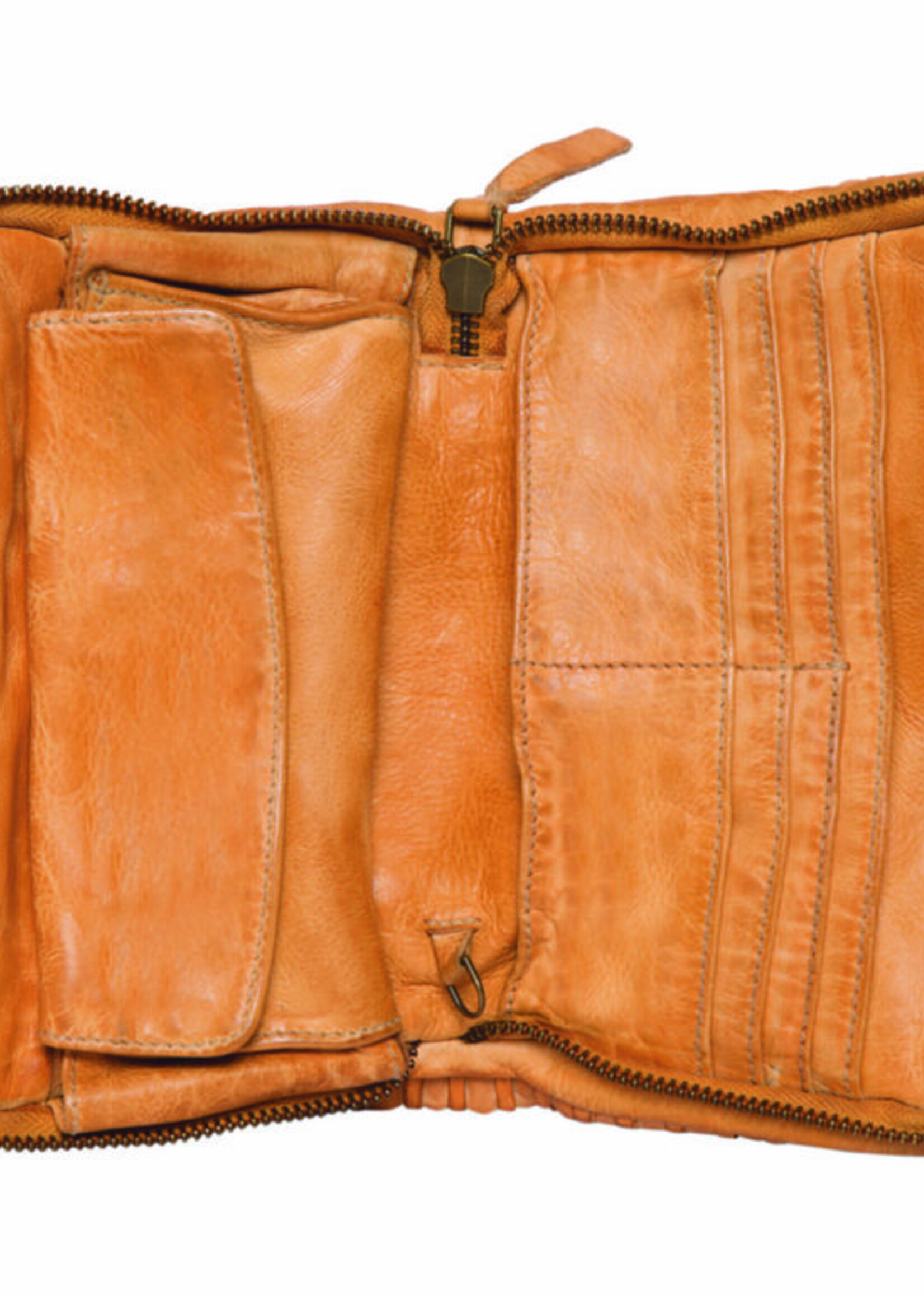 The Design Edge Tan Woven Washed Leather Purse (W013)