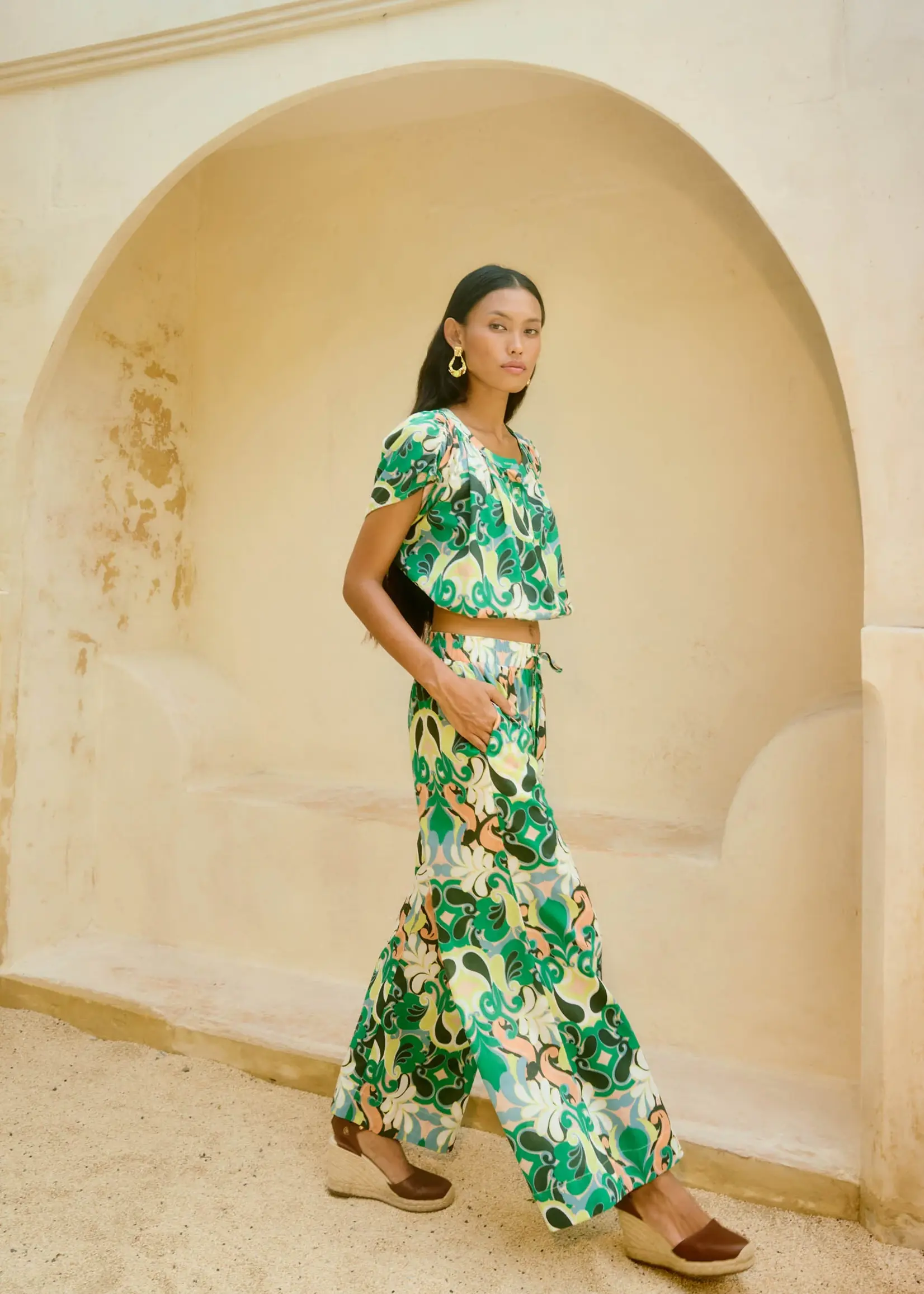 Isle of Mine Aurora Reversible Crop Top - Paisley