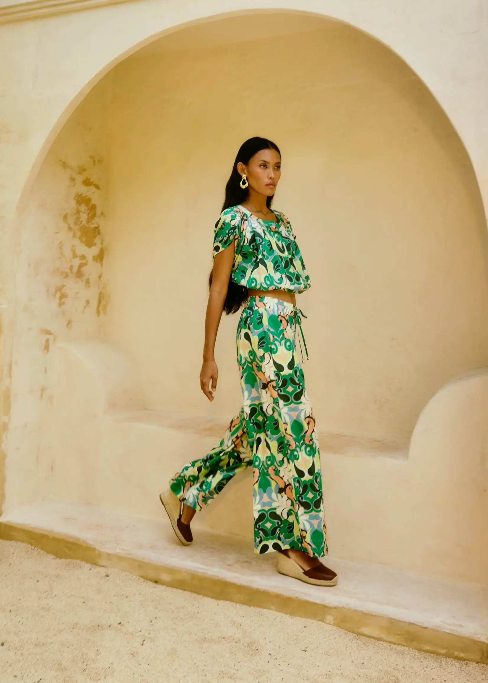 Isle of Mine Aurora Reversible Crop Top - Paisley