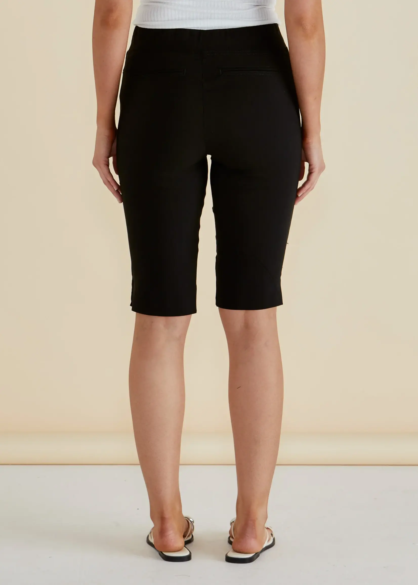 Betty Basic Bermuda Bengaline Short - Black