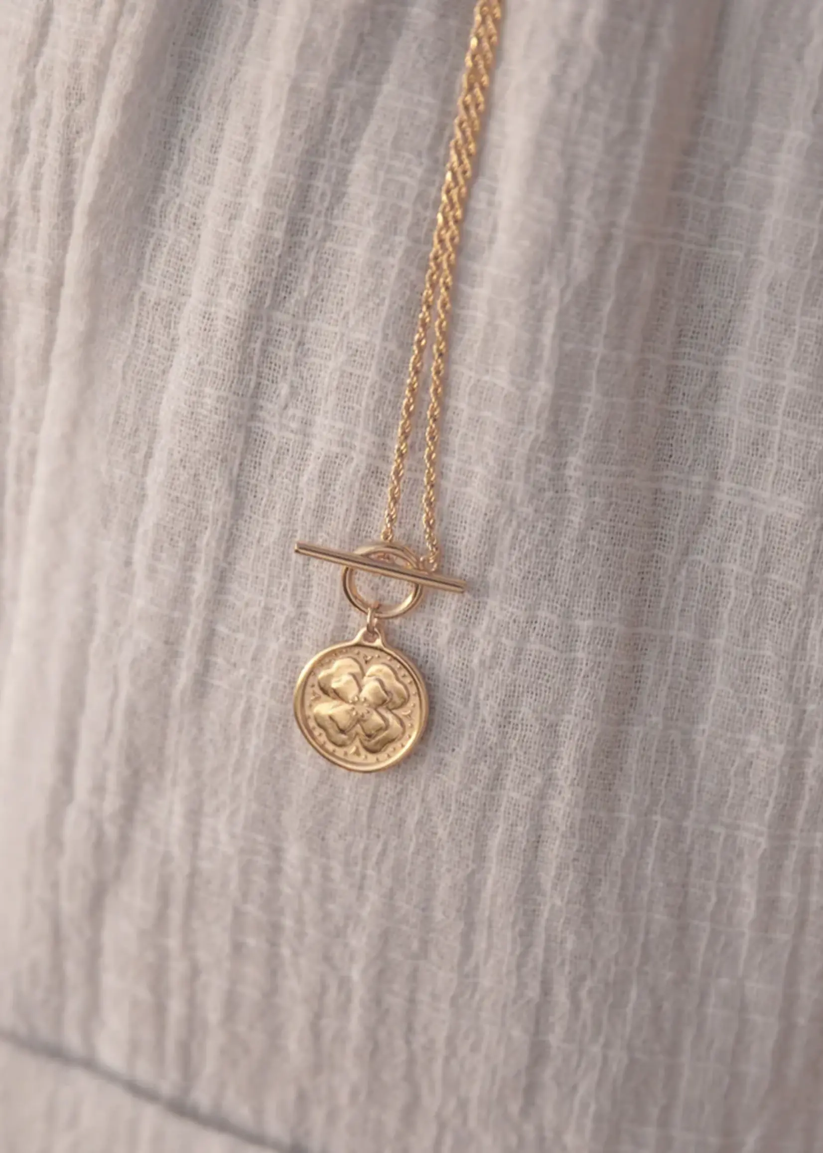 Lion Wild Clover Necklace