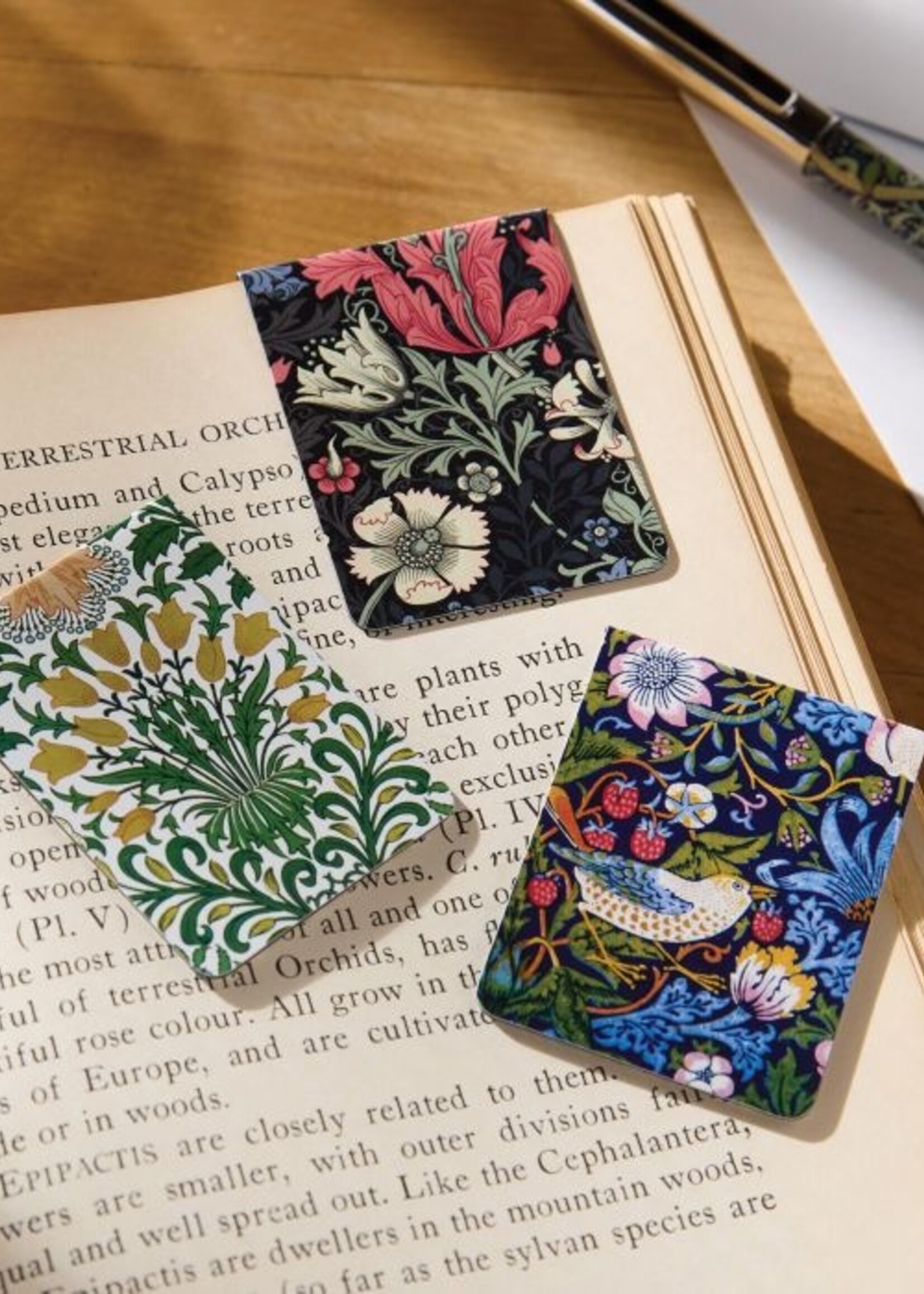 William Morris Magnetic Bookmarks