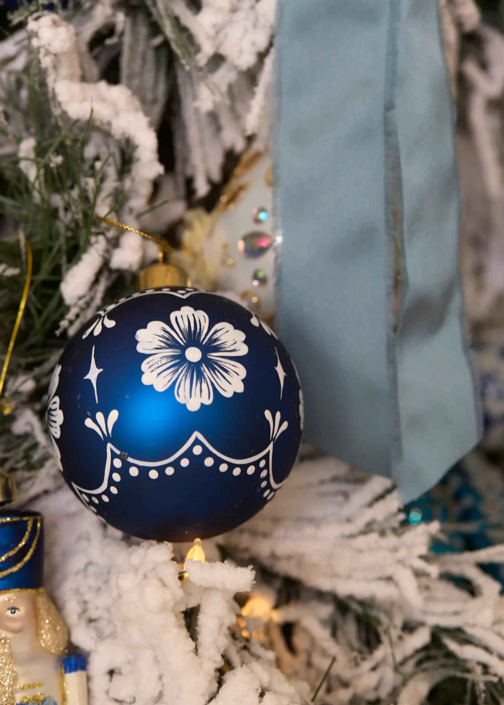 Holly and Ivy Matte Dark Blue And White Wedgewood Bauble