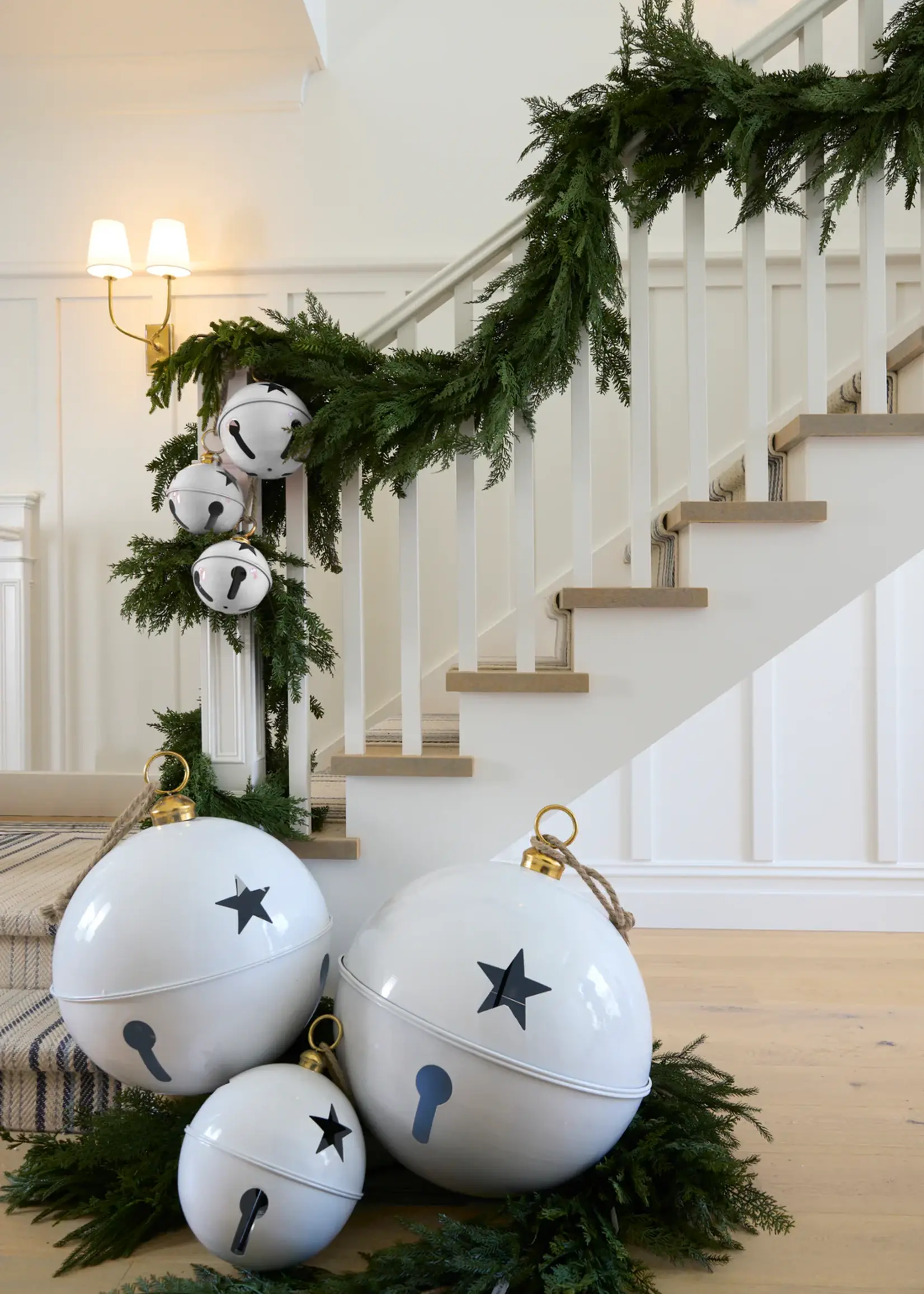 Holly and Ivy 50 Cm Gloss White Bell
