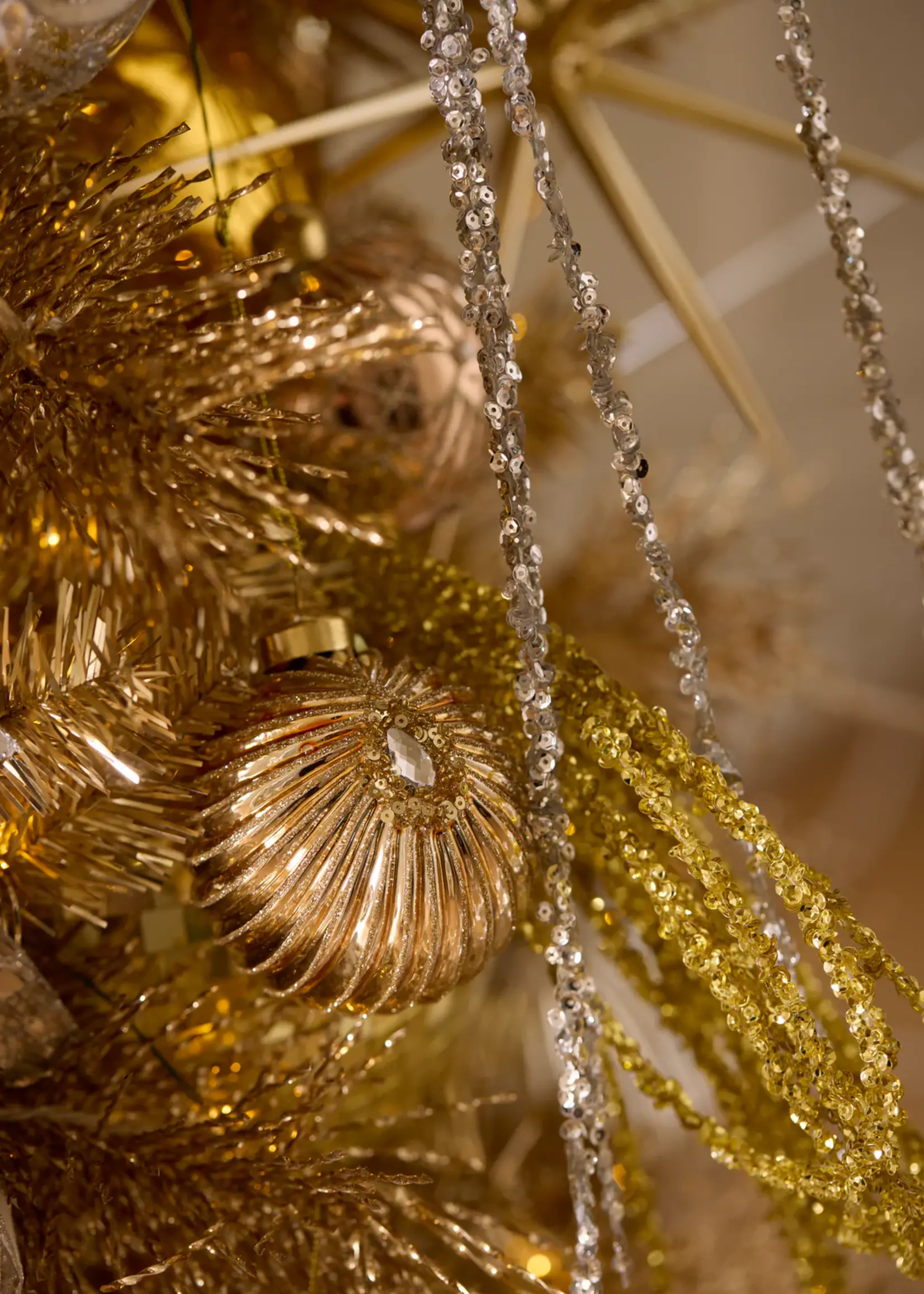 Holly and Ivy Gold Regal Jewel Bauble