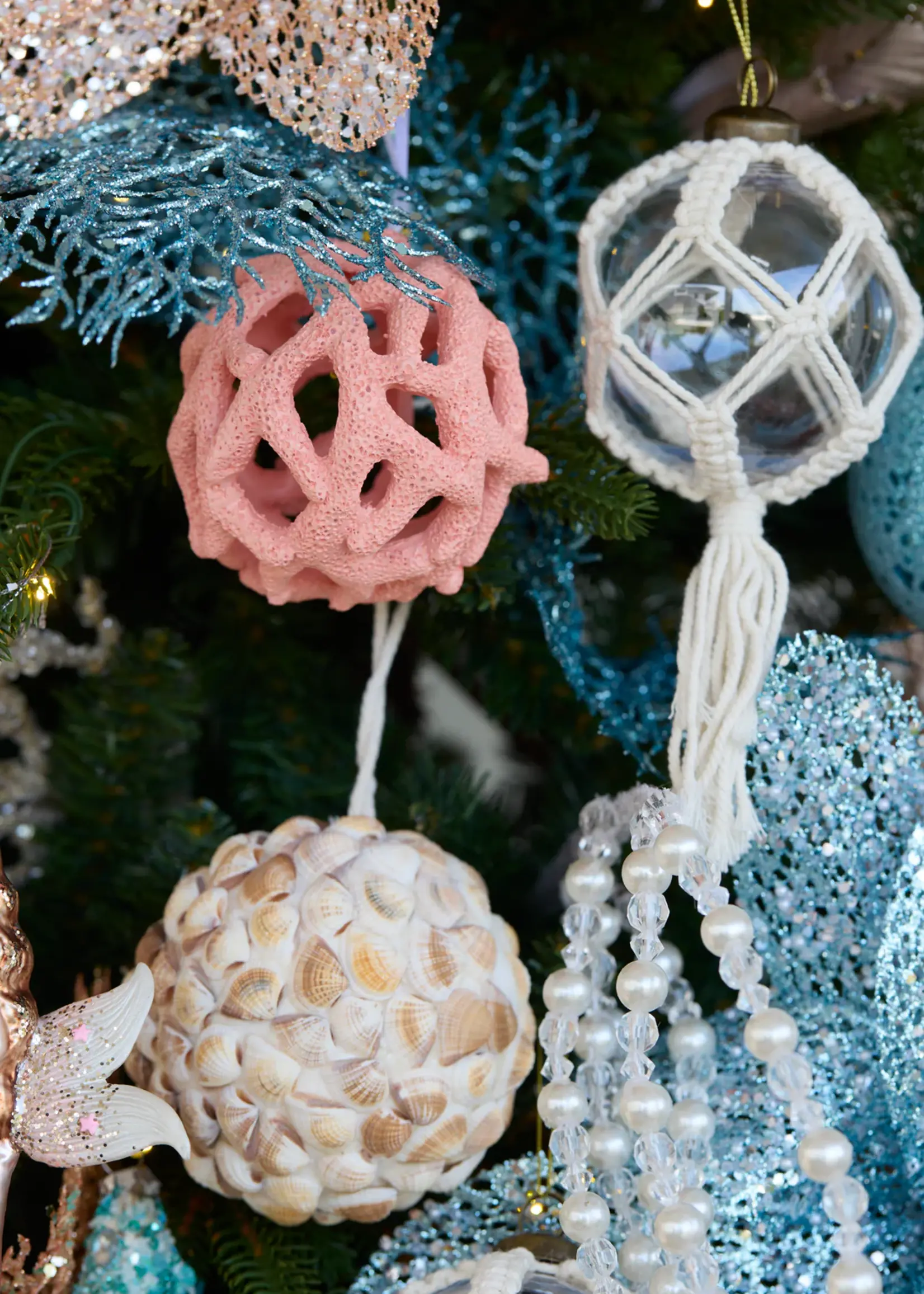 Holly and Ivy Coral Bauble