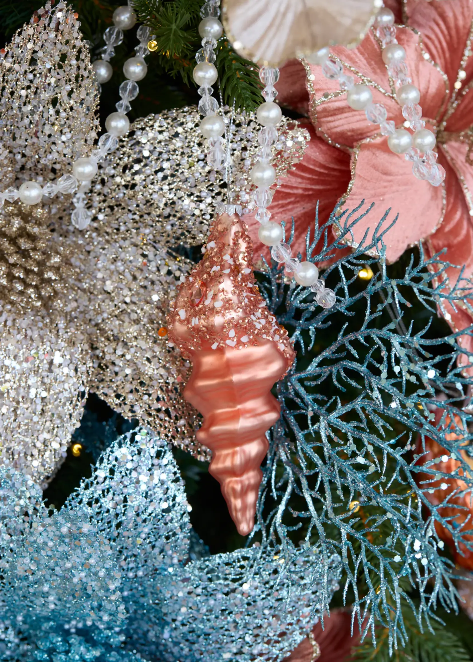 Holly and Ivy Orange Pearl Conch