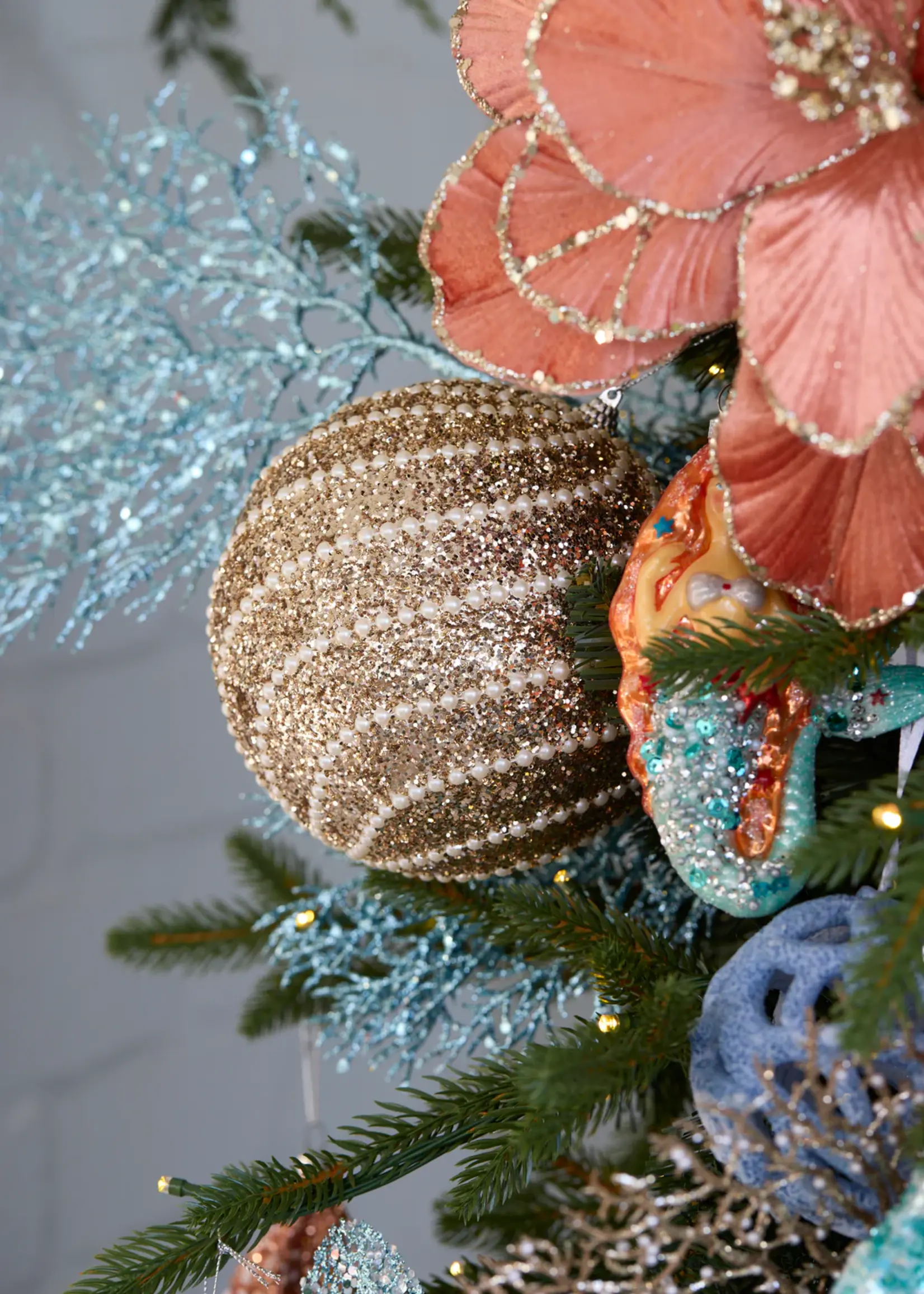 Holly and Ivy Champagne Pearl Swirl Bauble