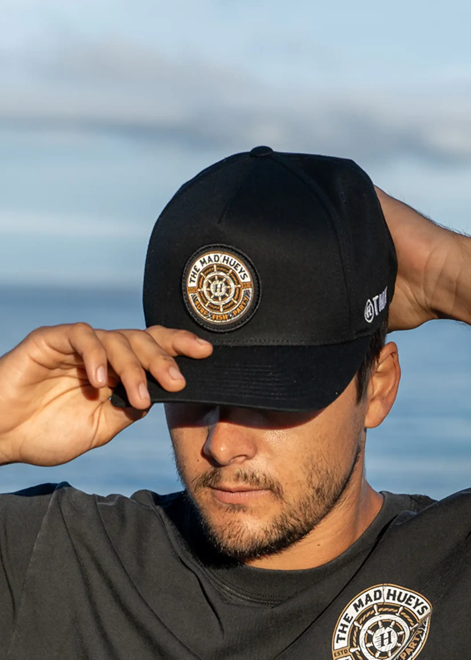 Mad Hueys Ship Wheel Beers Twill Snapback