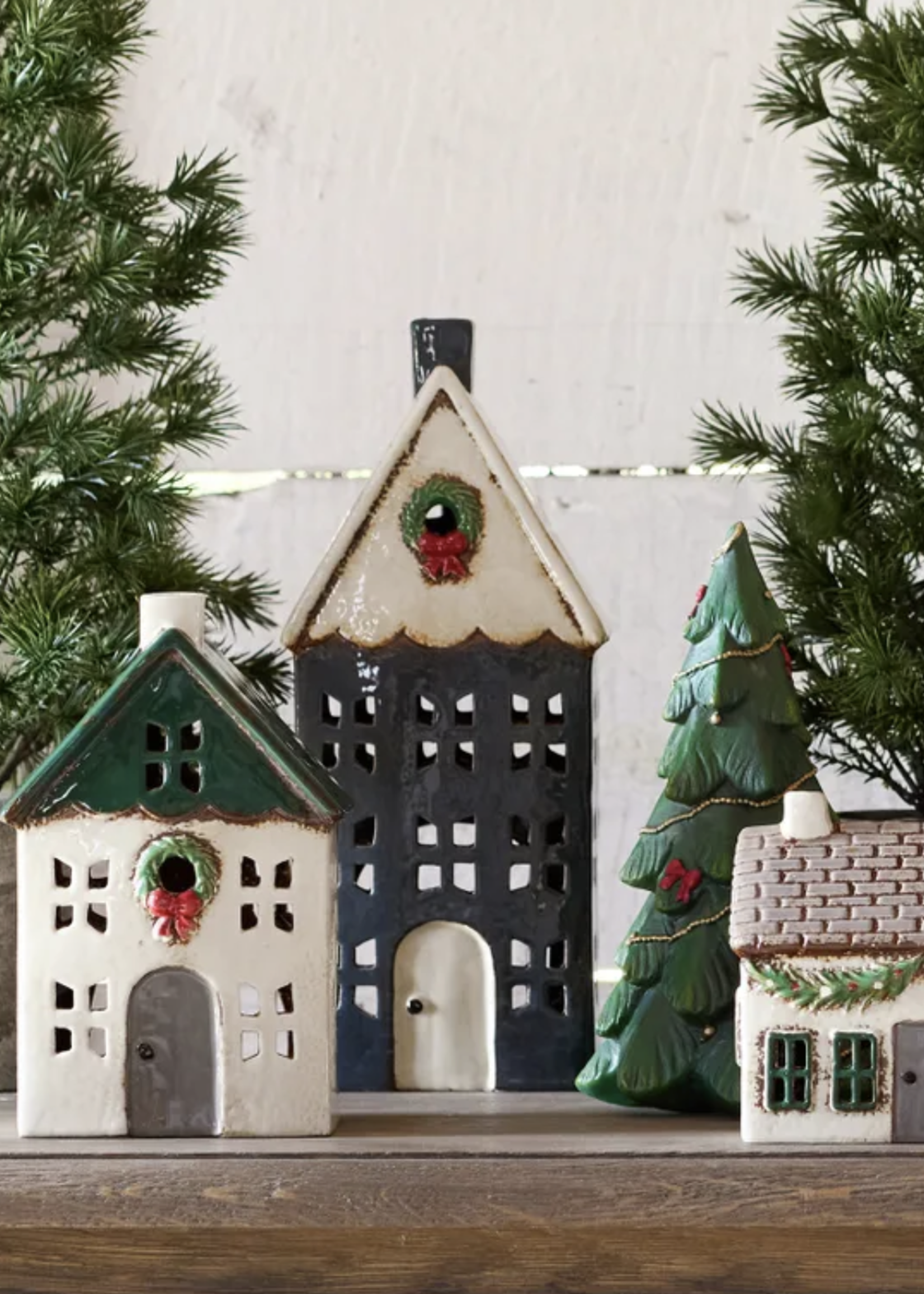 Christmas Tea Light House Blue Wreath Large