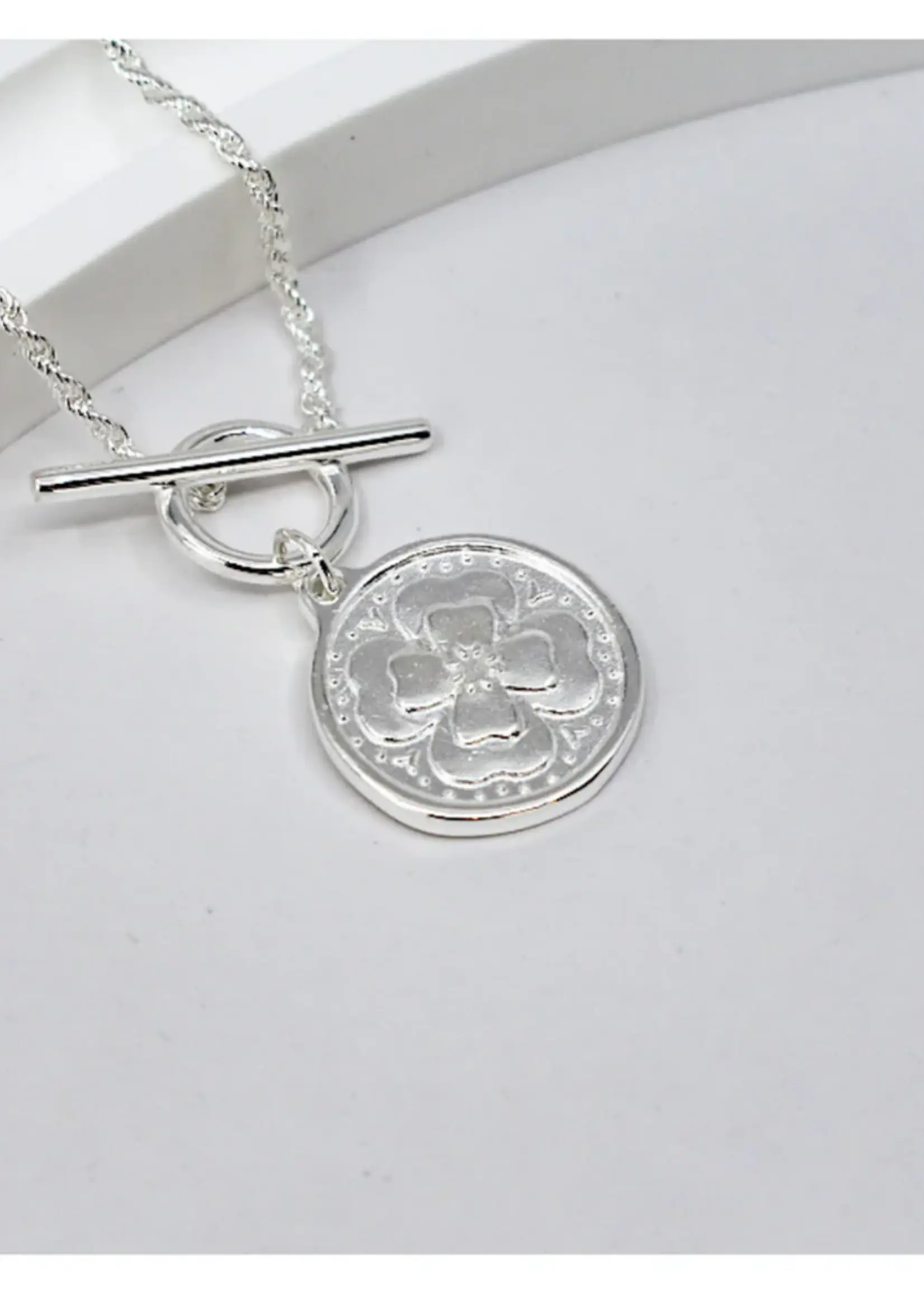 Lion Wild Clover Necklace - Silver