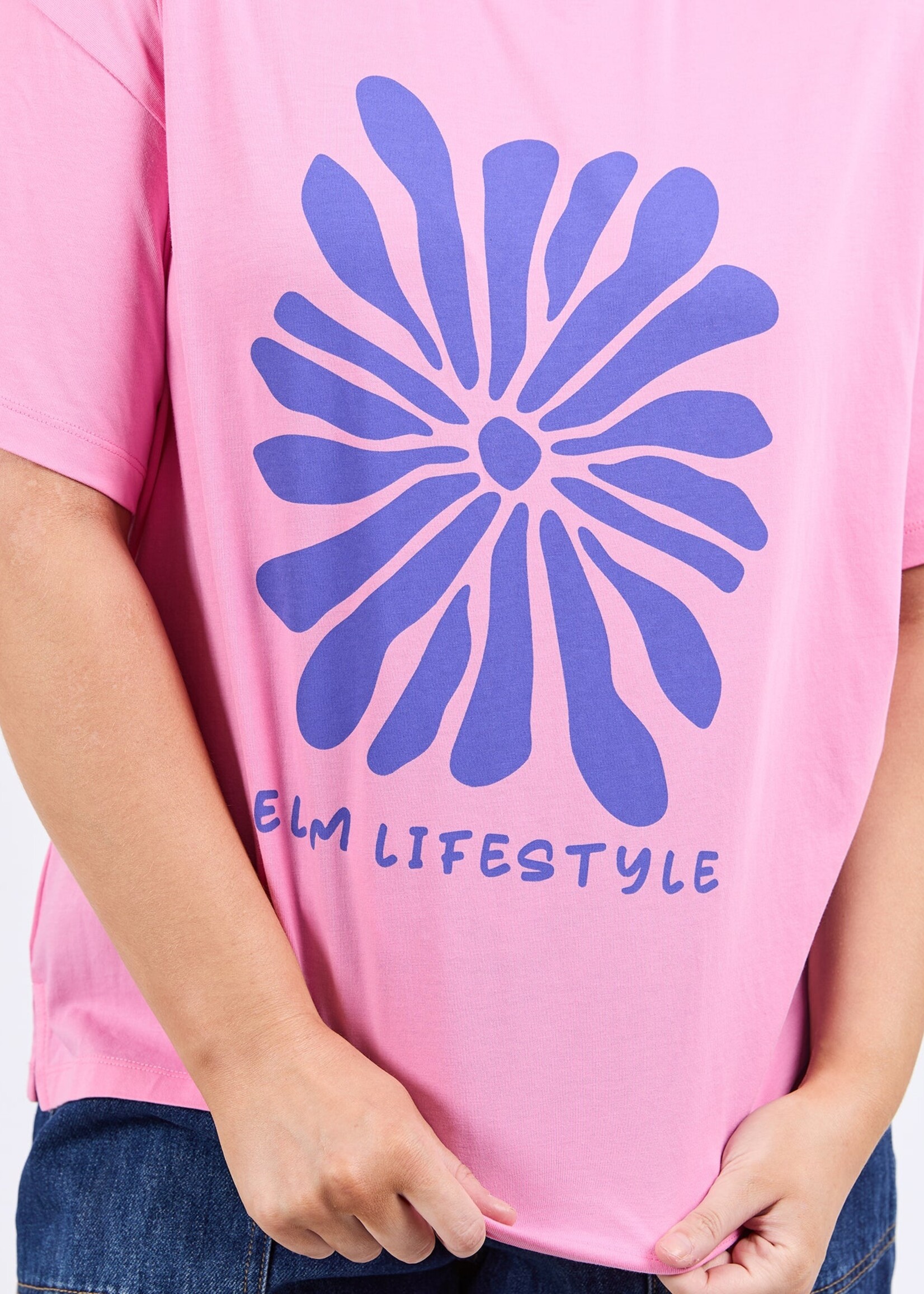 Camelia Tee - Chateau Rose