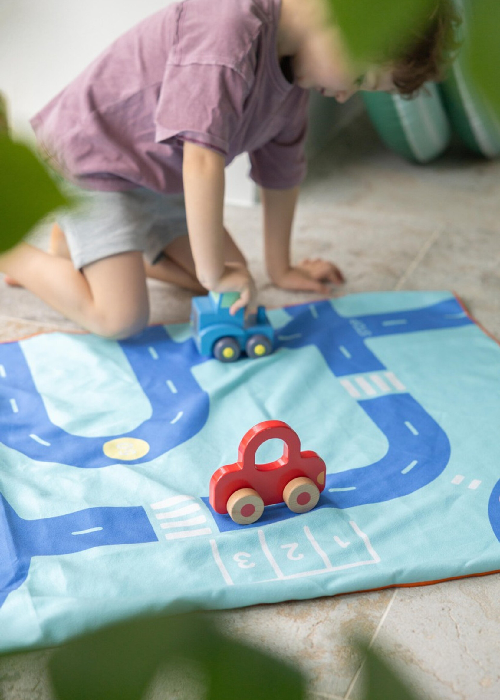 Quut Playtowels - M (140 x 70cm) - Road Lavender