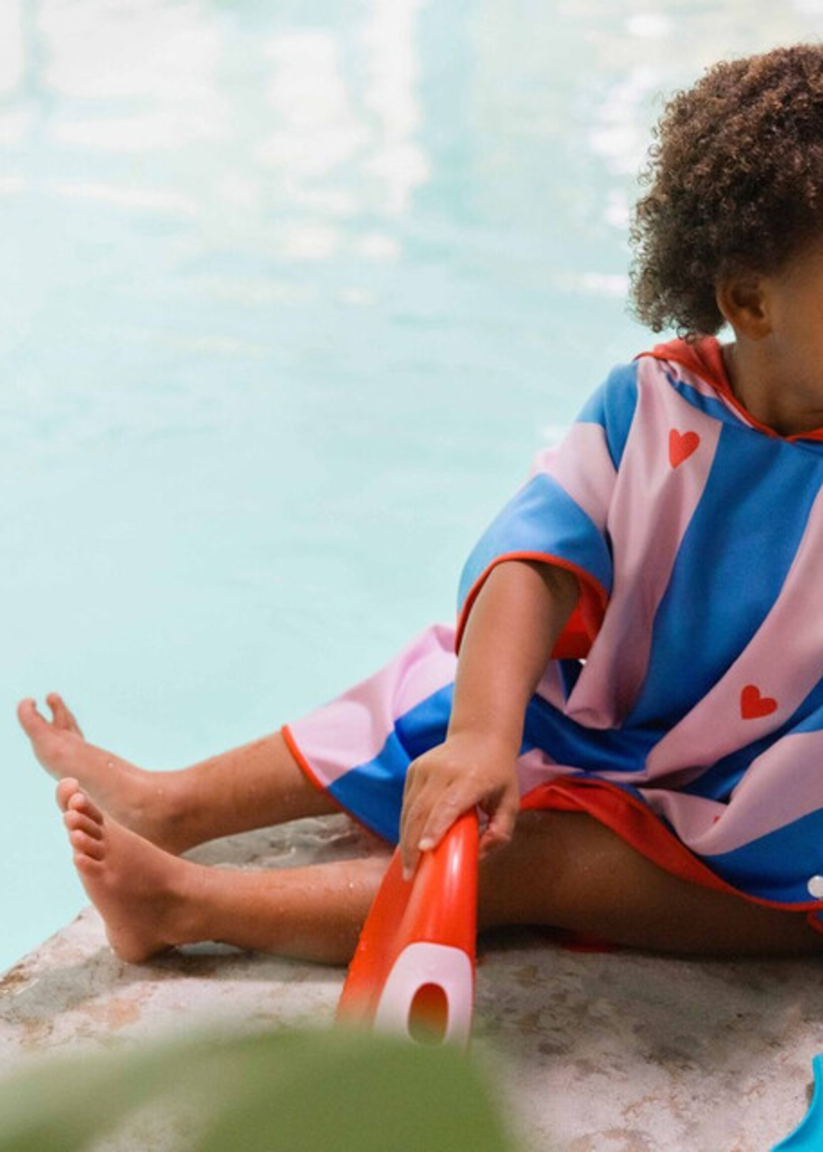 Quut Poncho (60cm x 60cm) - Cherry Red