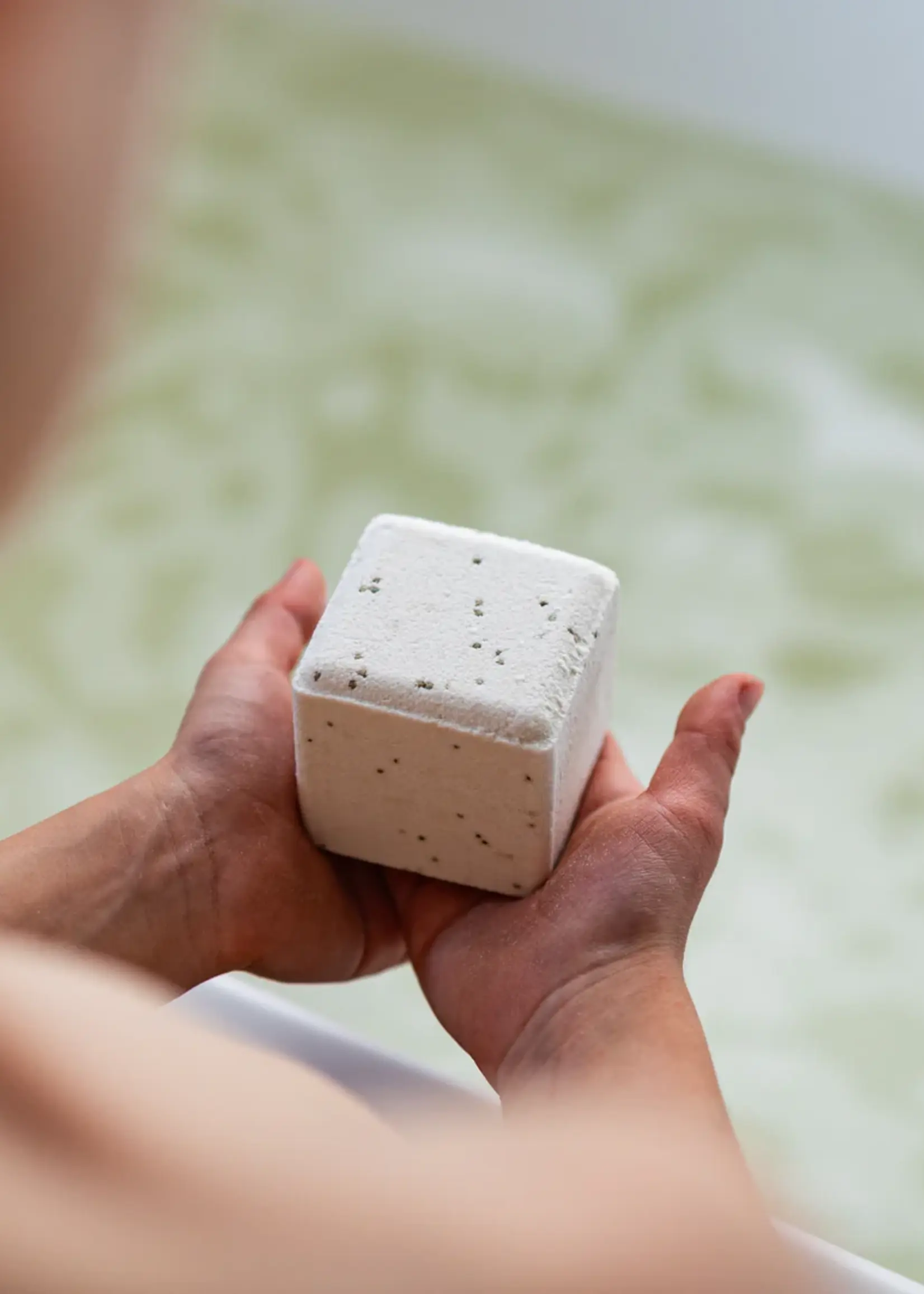 Wild Emery Lemongrass Bath Bomb