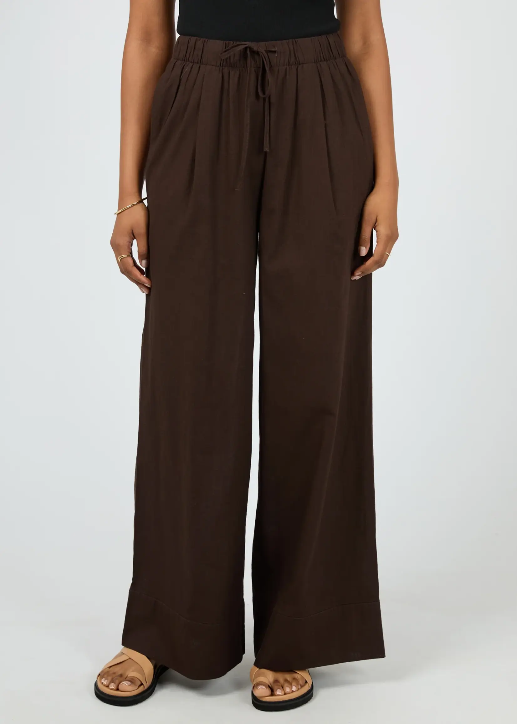 Essential Pant - Brown