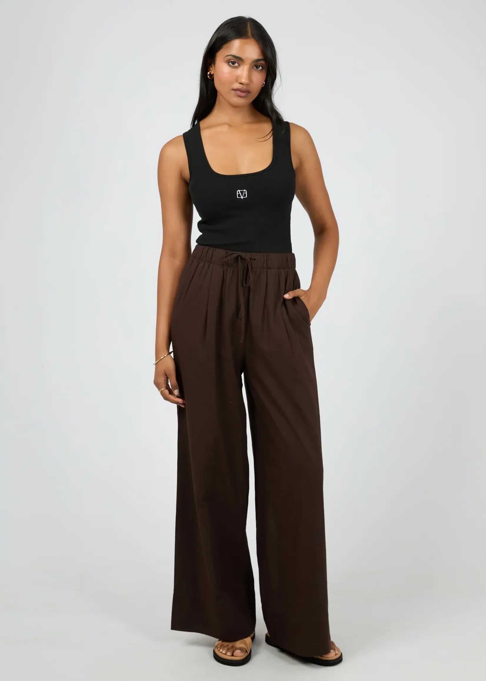 Essential Pant - Brown