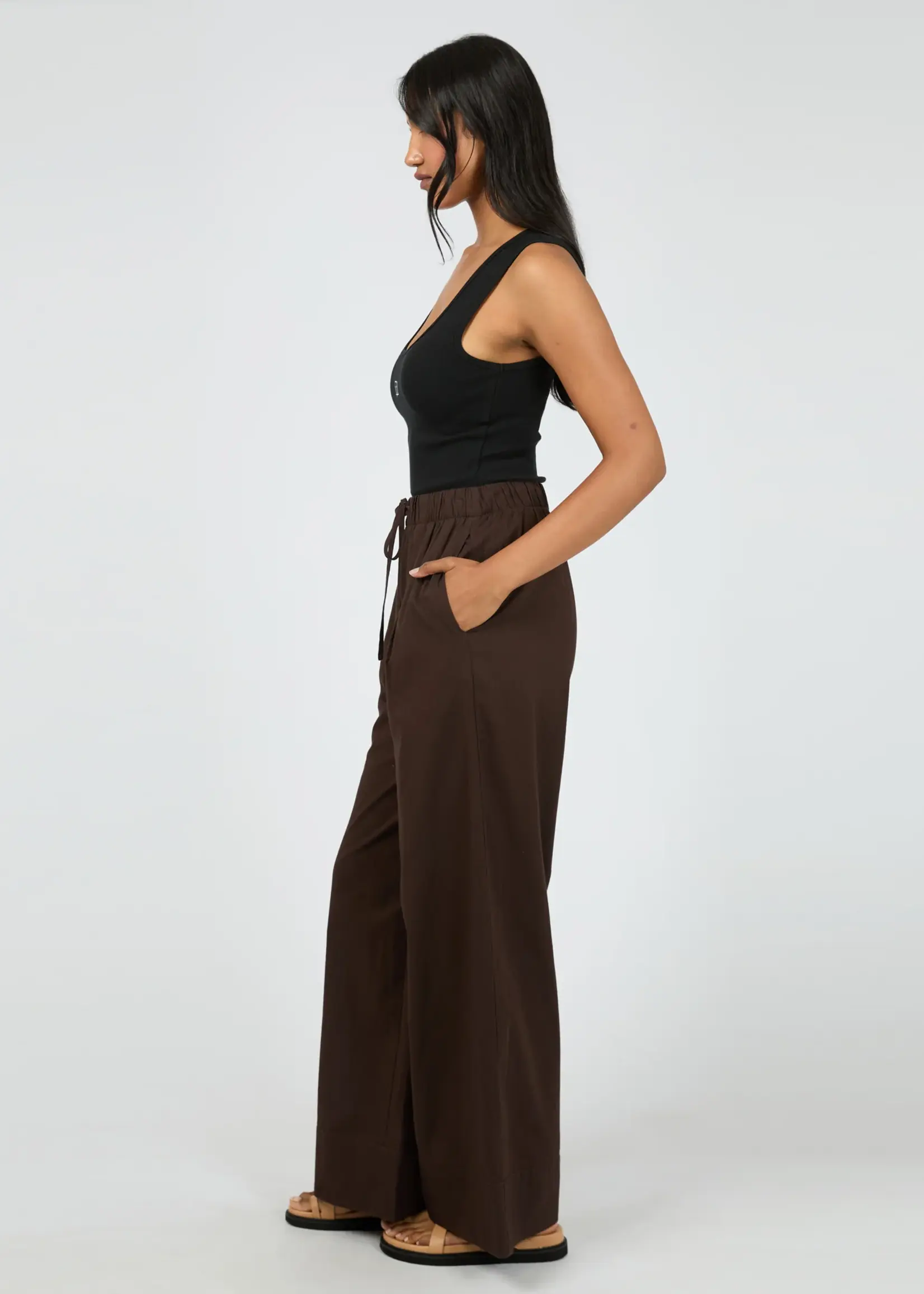 Essential Pant - Brown