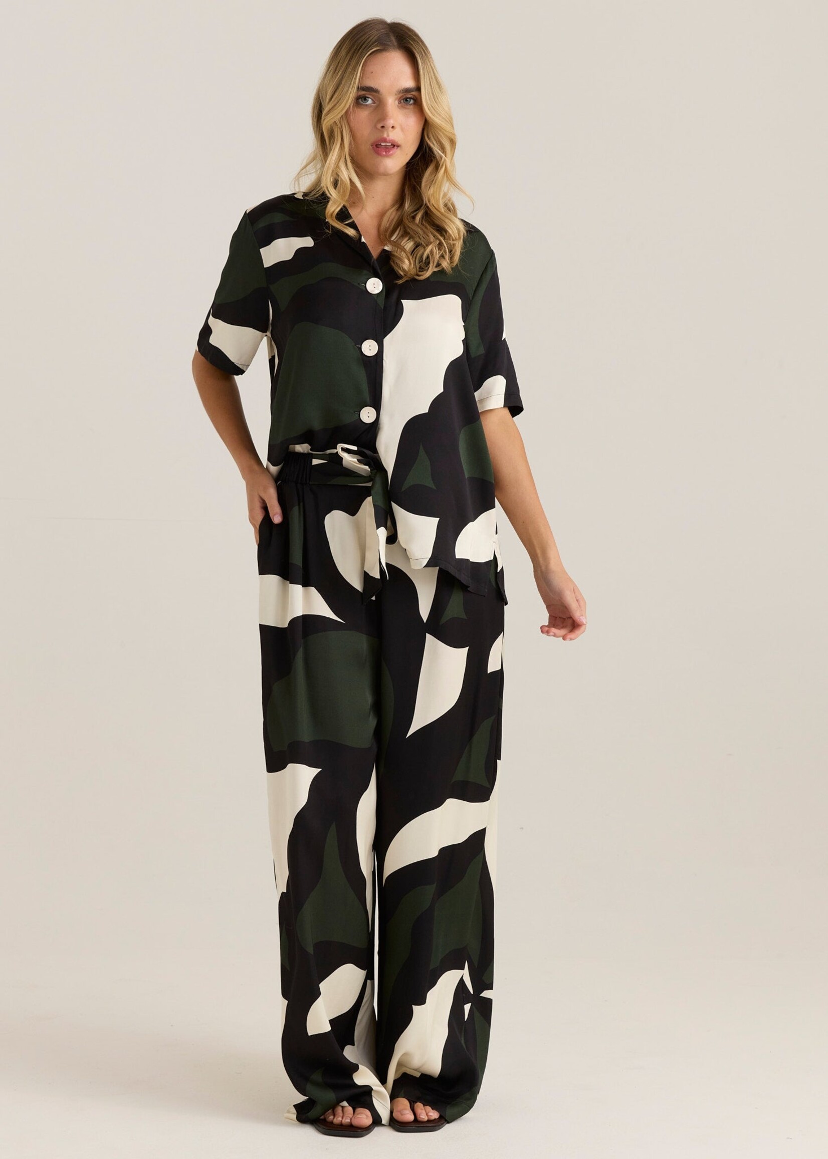 Tarni Satin Pant - Iris Abstract Print Black