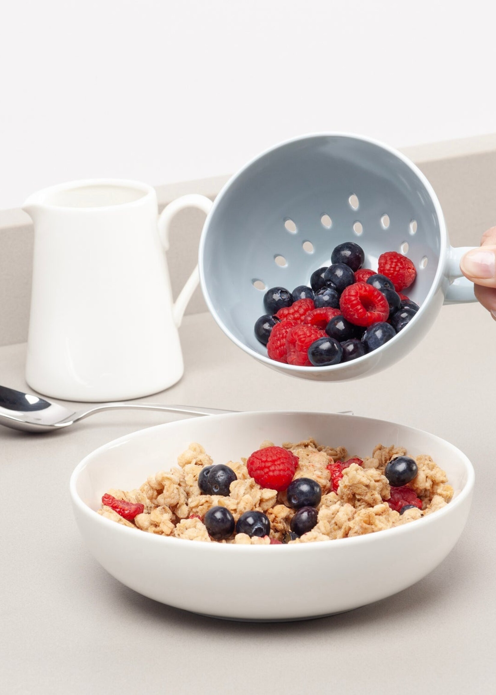 Isalbi ZL Keep it Handy Berry Colander Blue