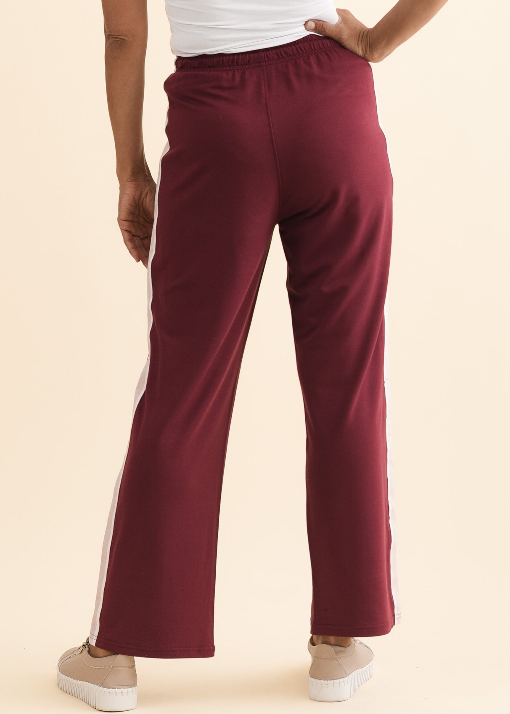 Betty Basic Evelyn Wide Leg Jogger
