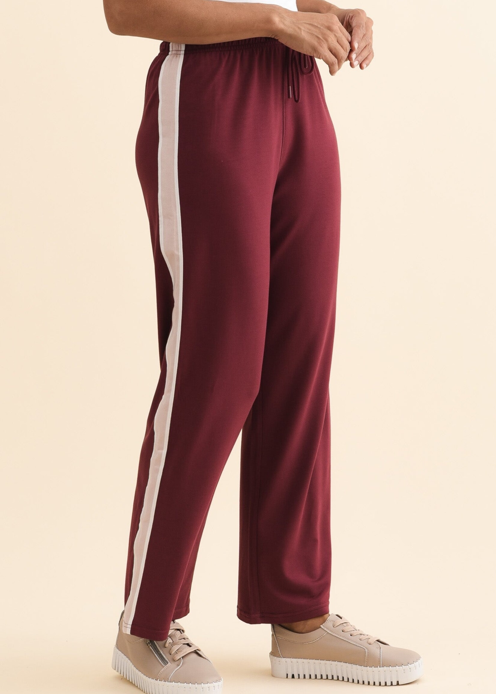 Betty Basic Evelyn Wide Leg Jogger