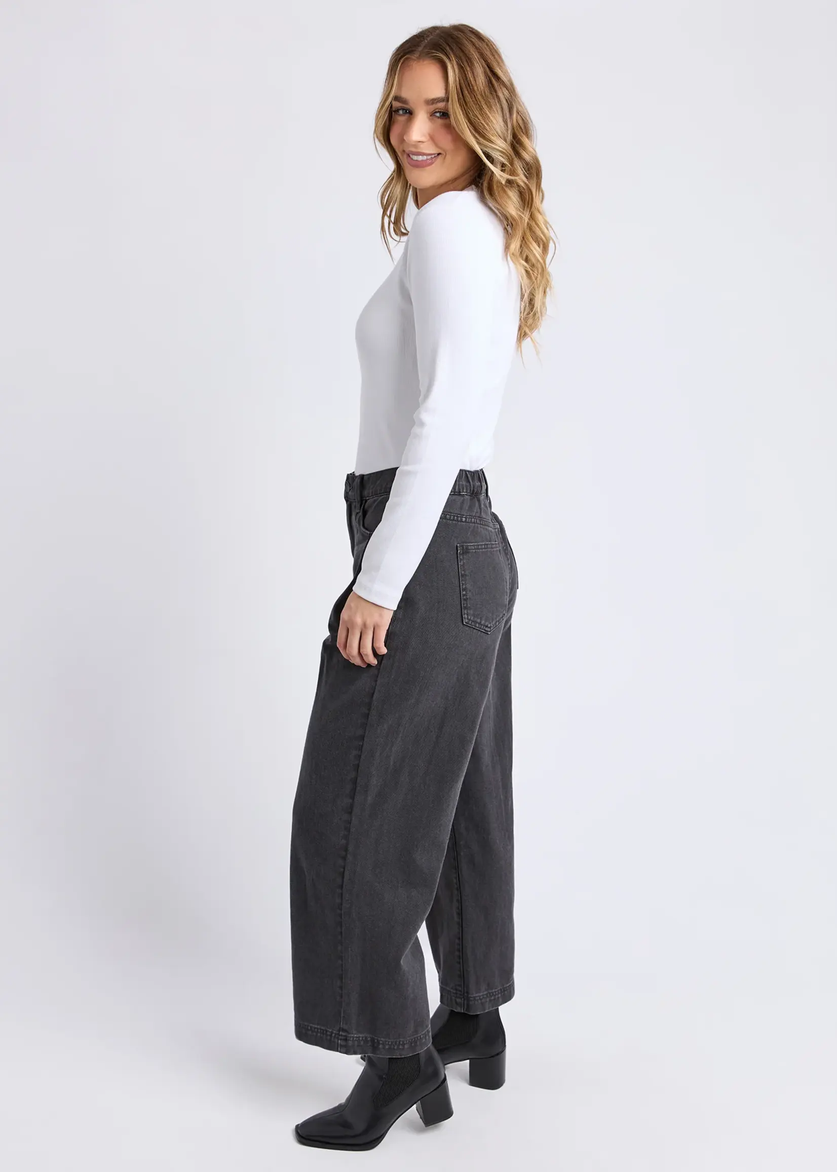 Foxwood Zaria Pleat Jean - Washed Black