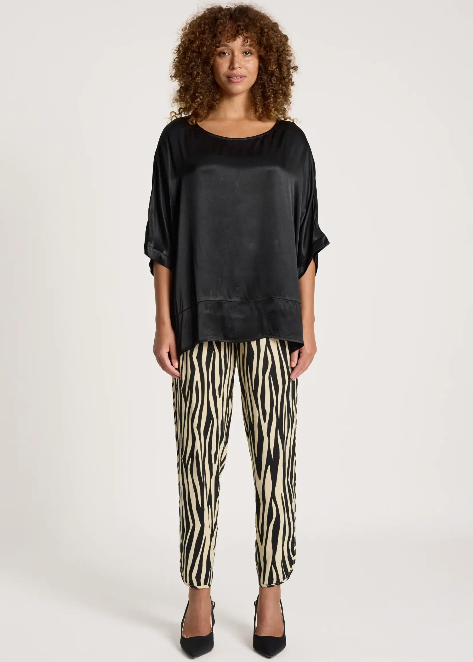 EB & Ive San Top - Black