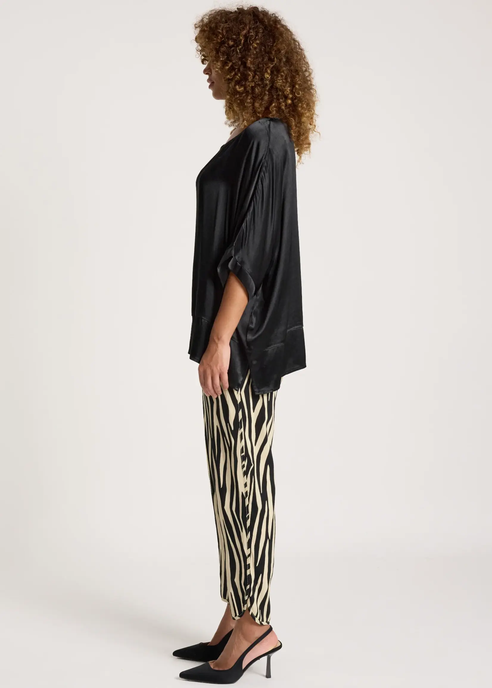 EB & Ive San Top - Black