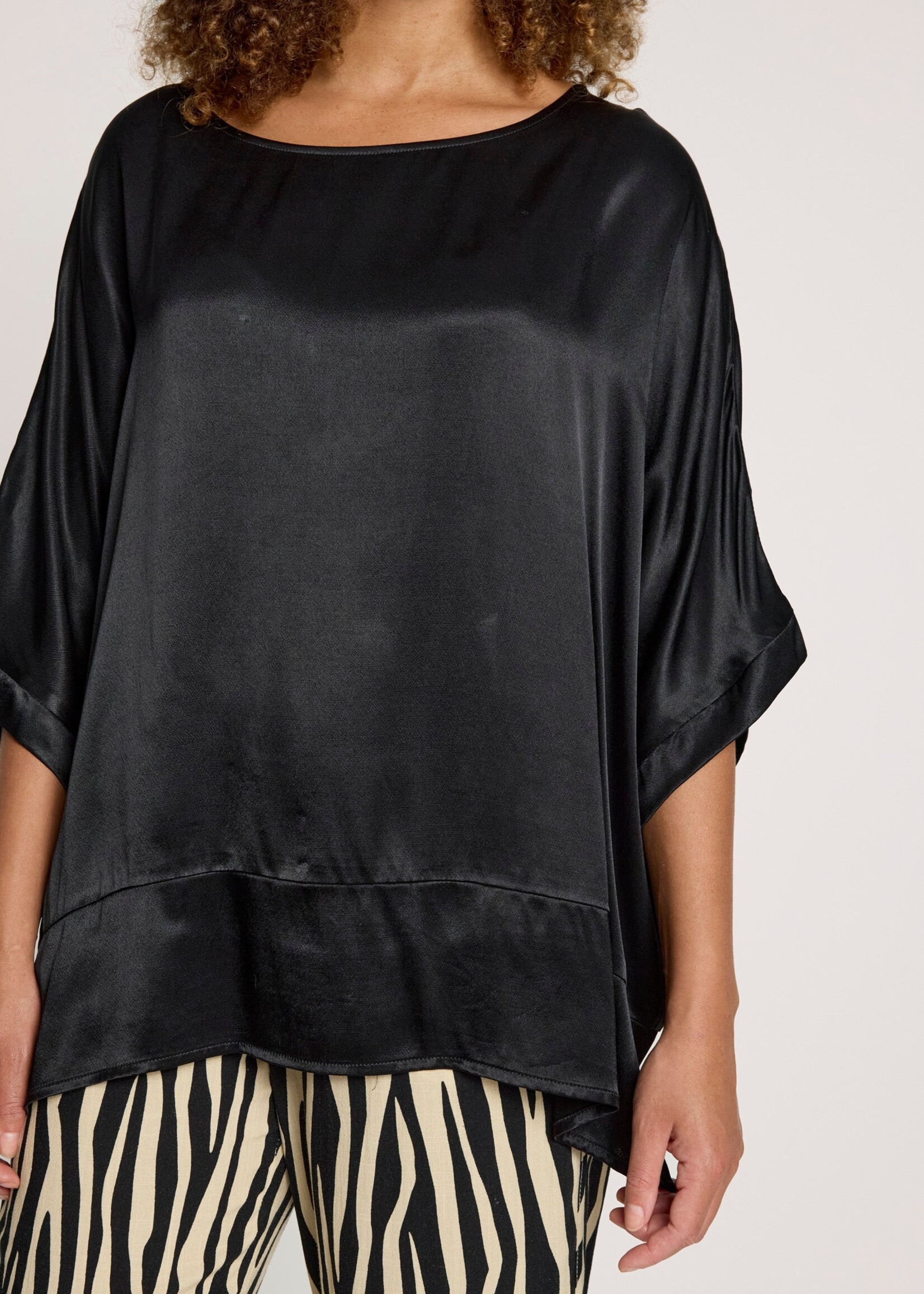 EB & Ive San Top - Black