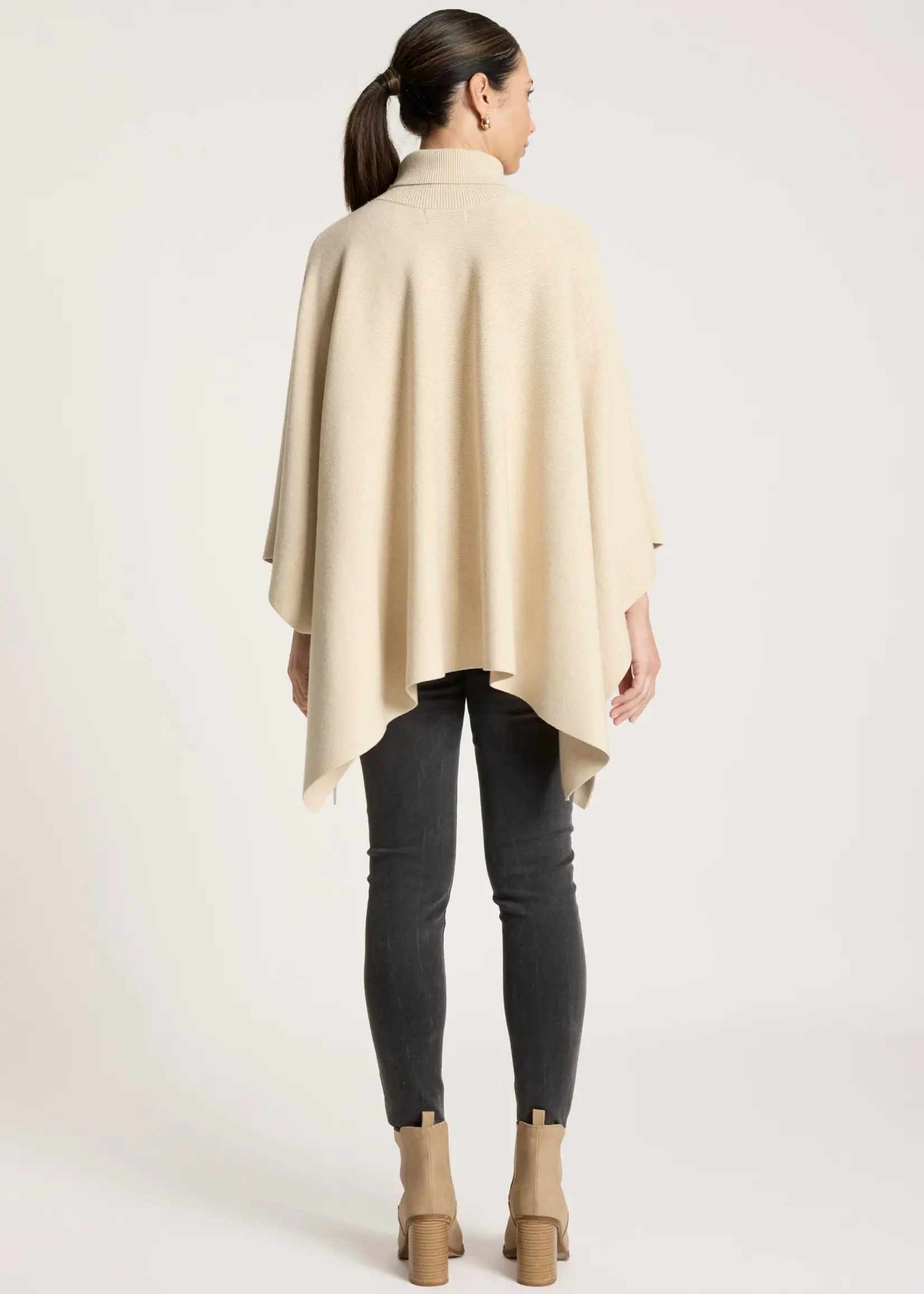 EB & Ive Samira Poncho - Bisque