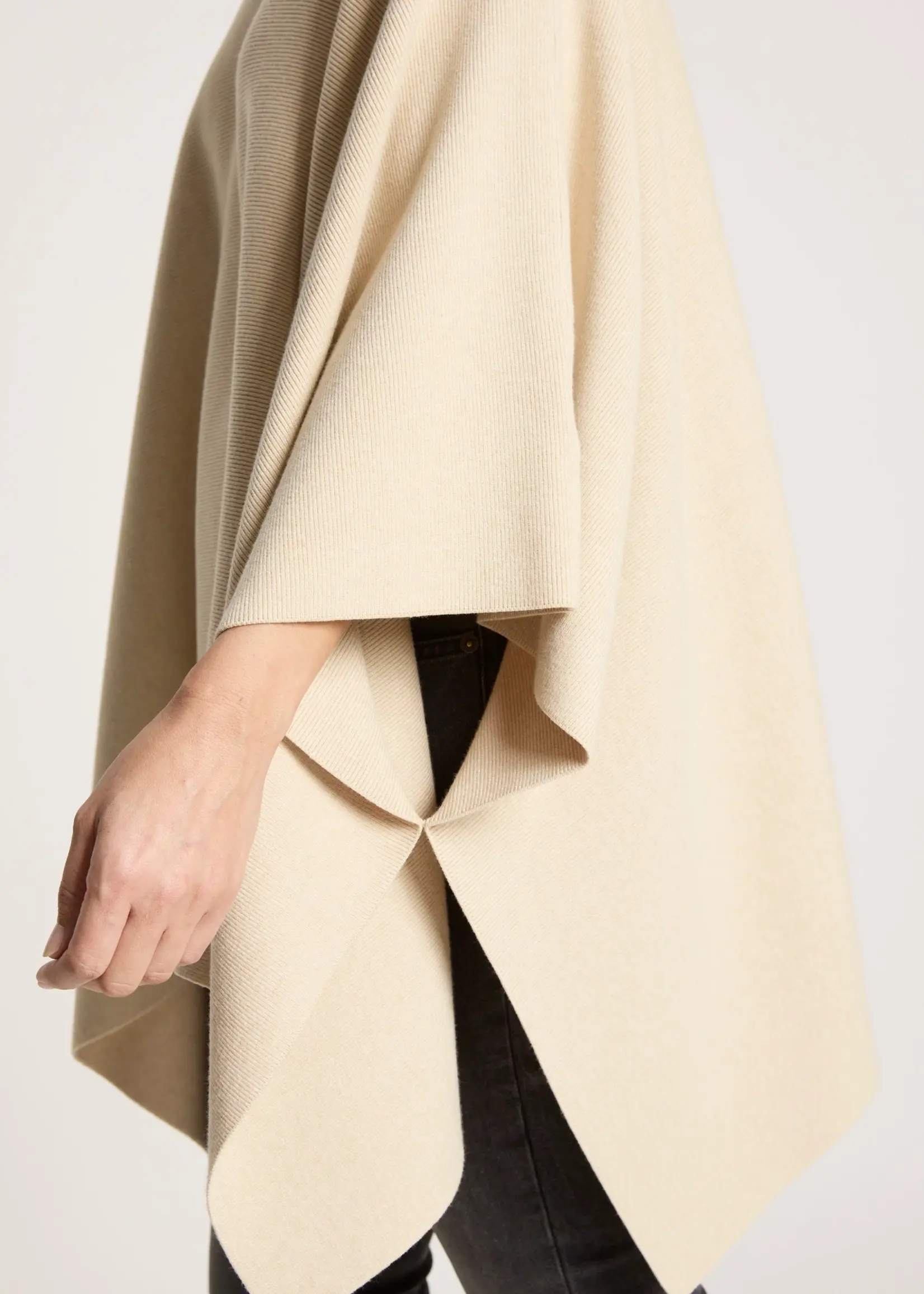 EB & Ive Samira Poncho - Bisque