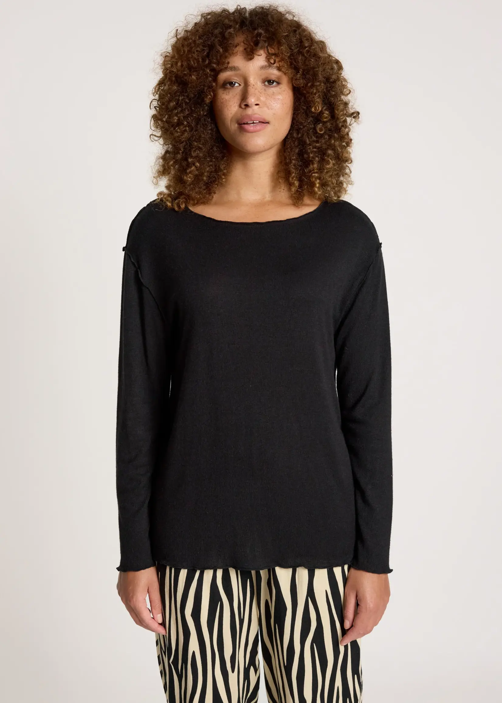 EB & Ive Aria Long Sleeve Top - Black