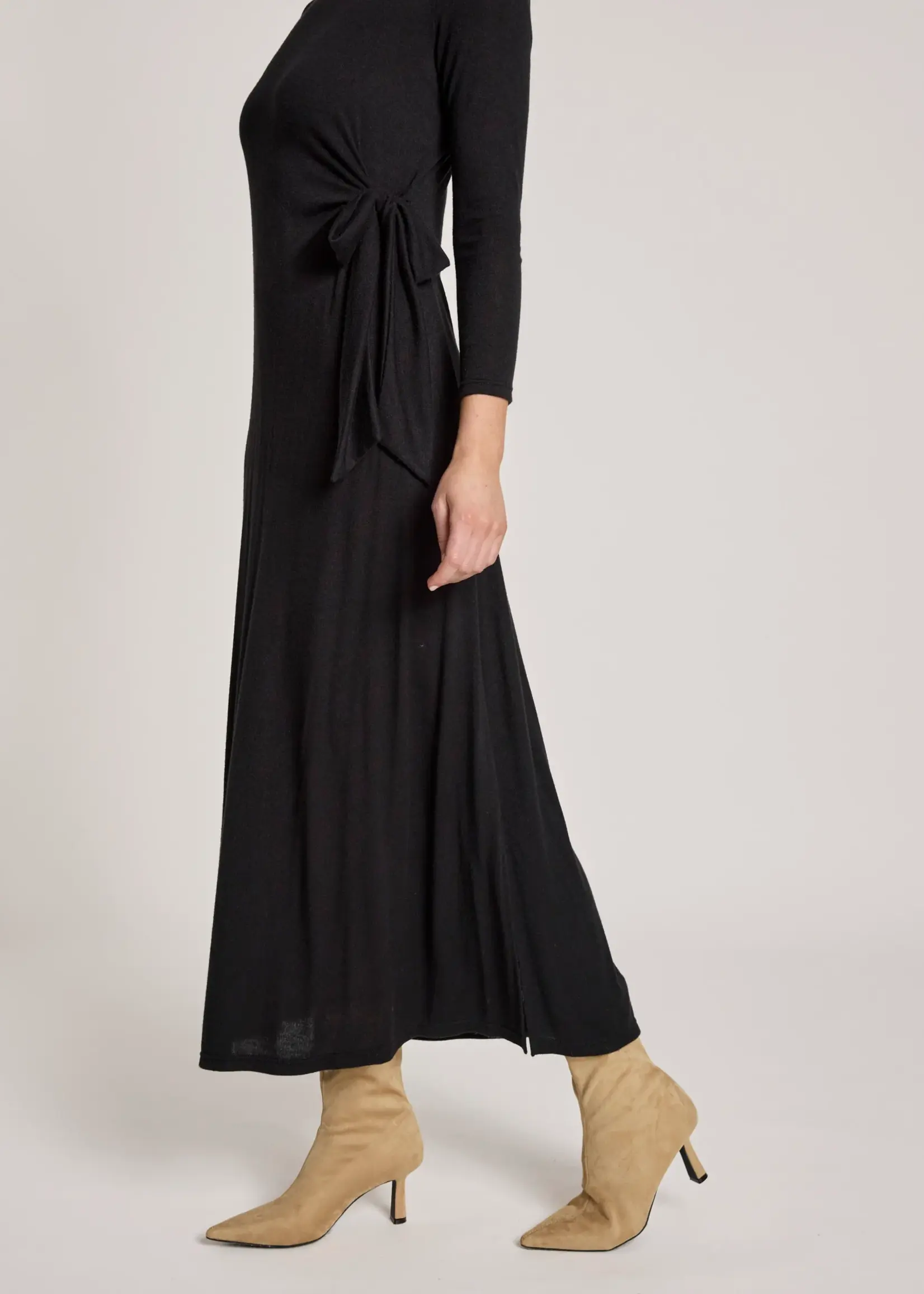 EB & Ive Aria Tie Maxi Dress - Black