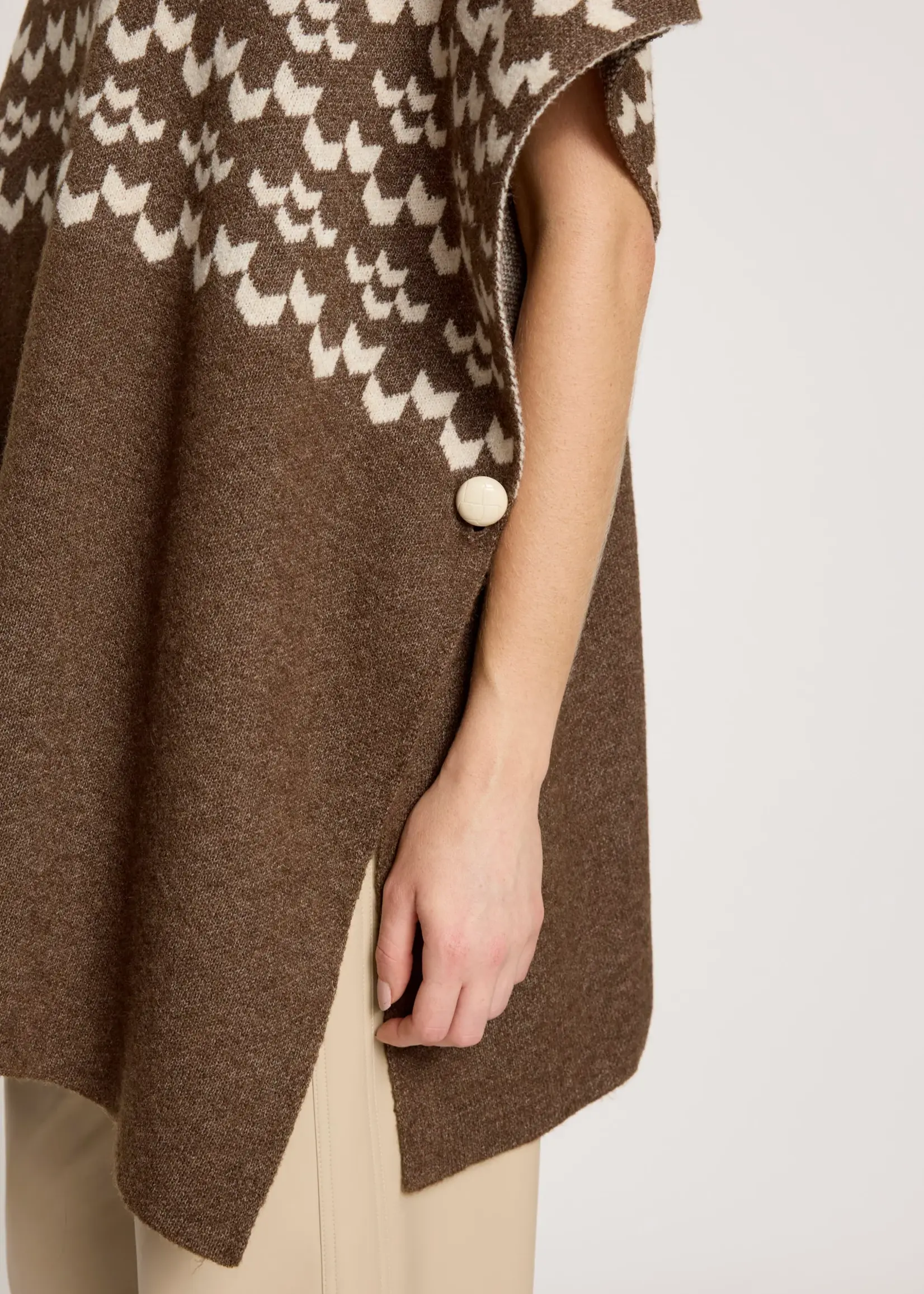 EB & Ive Maasai Poncho - Cocoa/Dune