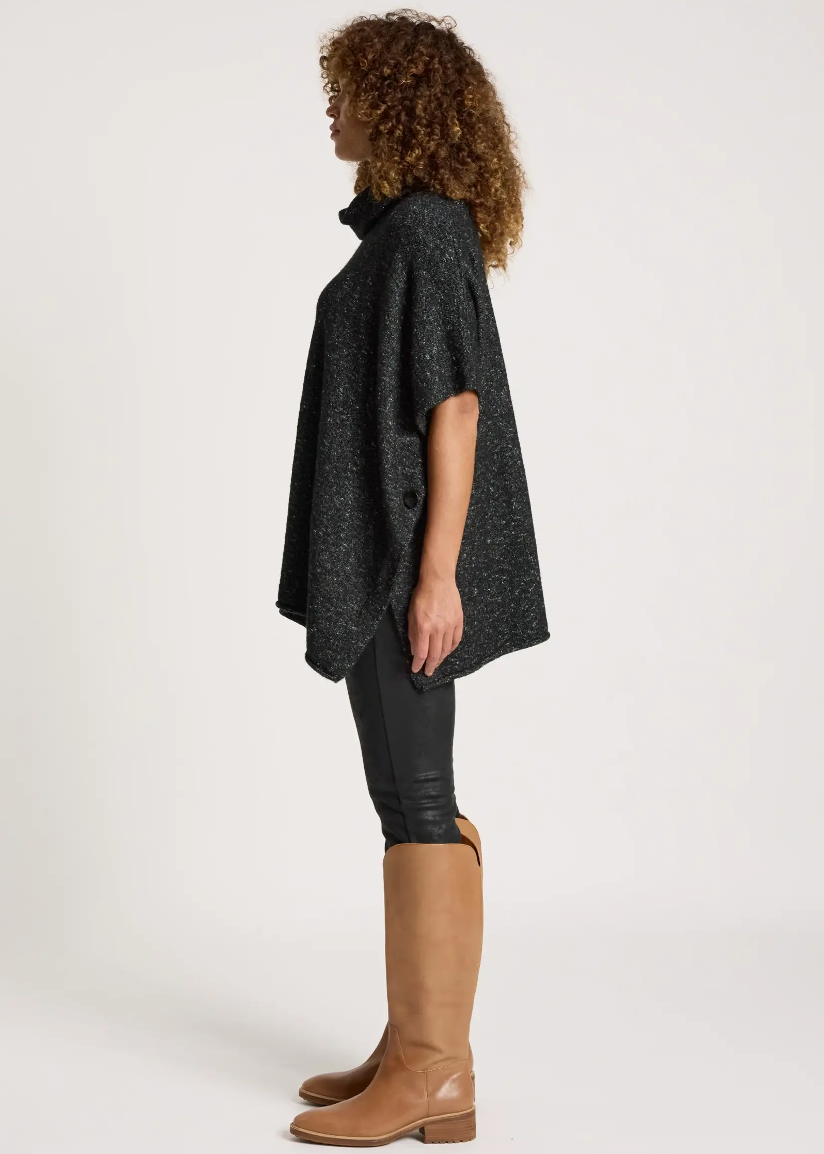 EB & Ive Zarda Poncho - Black