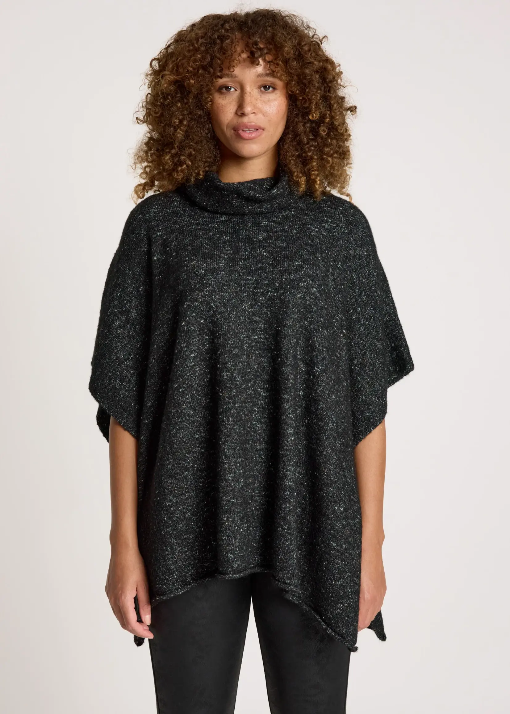 EB & Ive Zarda Poncho - Black