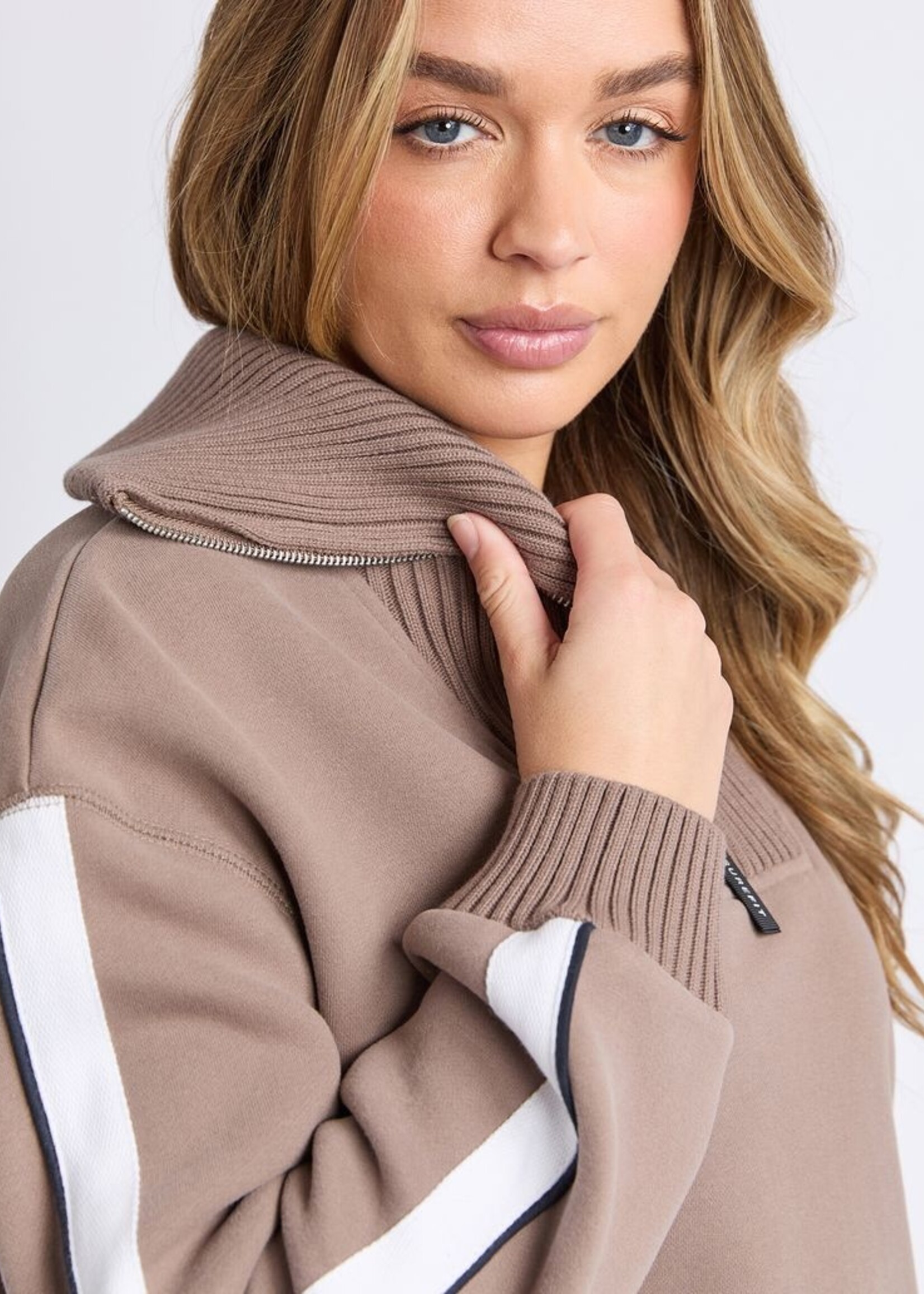 Foxwood Knit Collar Crew - Brown