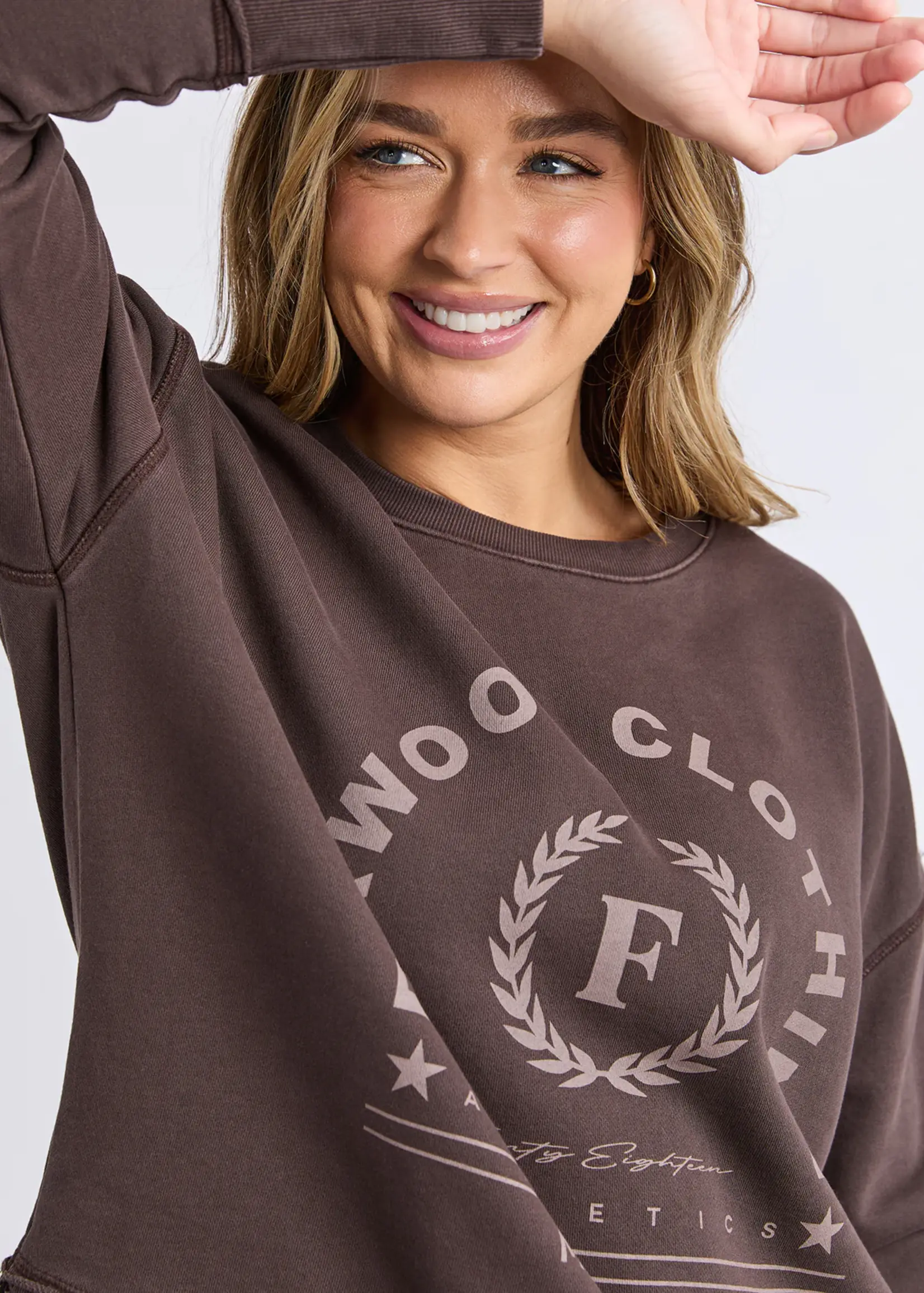 Foxwood Medalion Crew - Coffee Bean