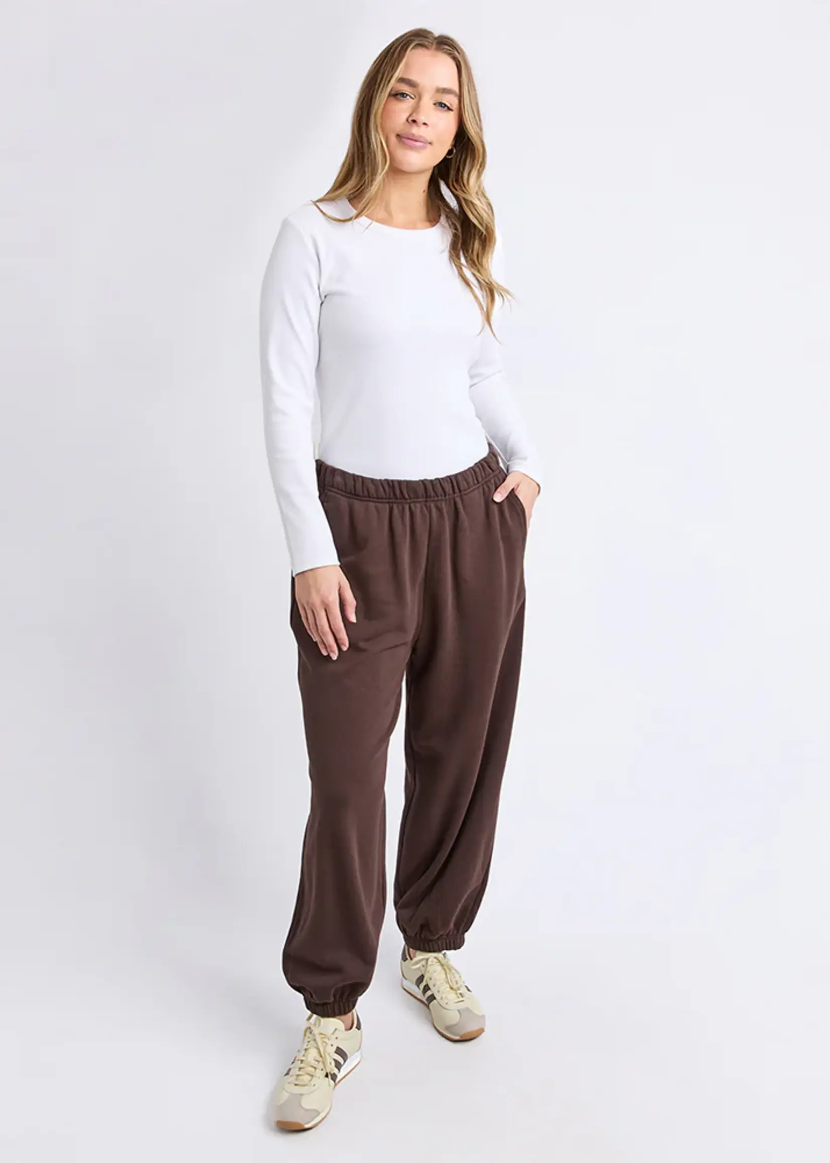 Foxwood Foundation Barrel Trackpant - Coffee