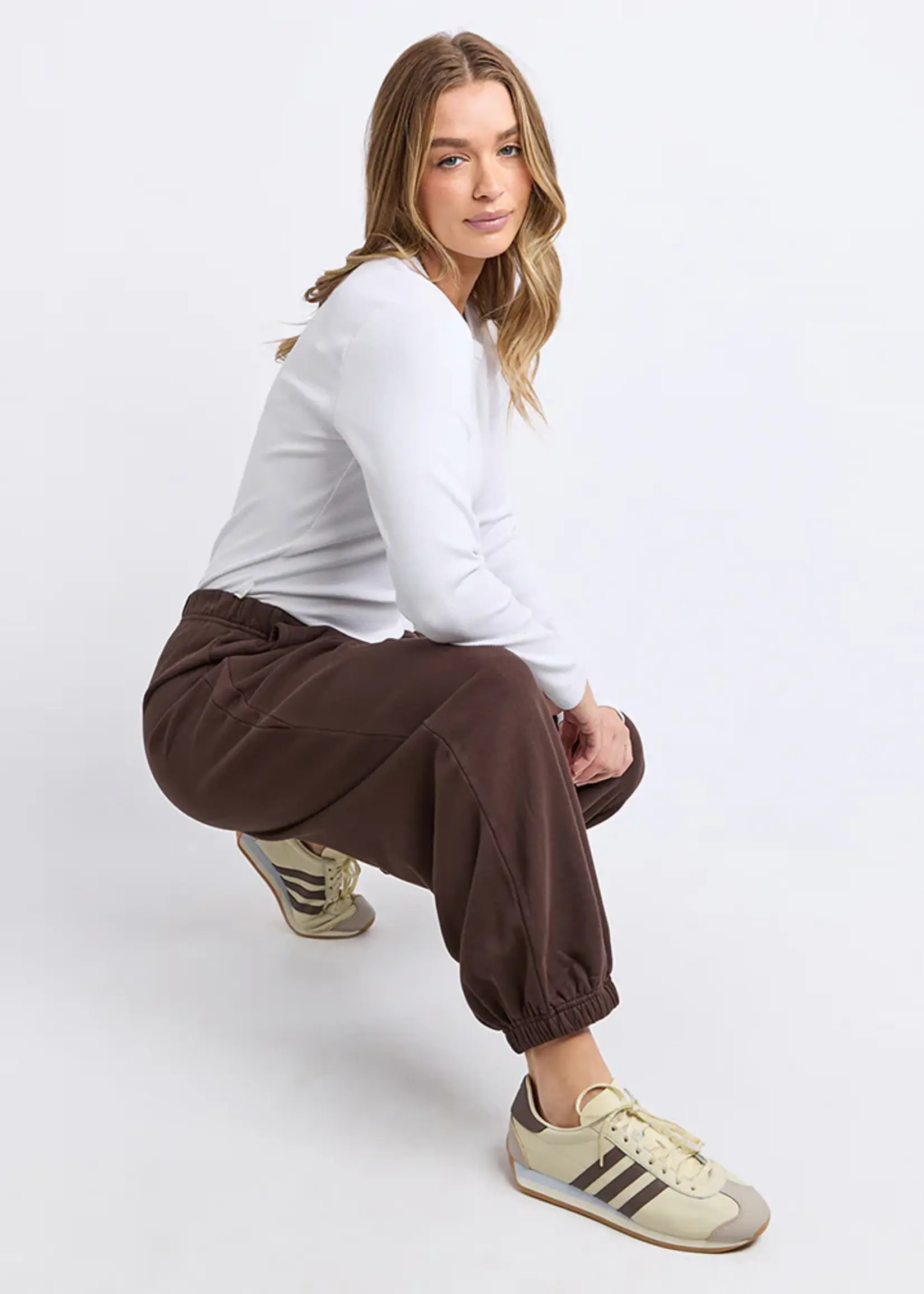Foxwood Foundation Barrel Trackpant - Coffee