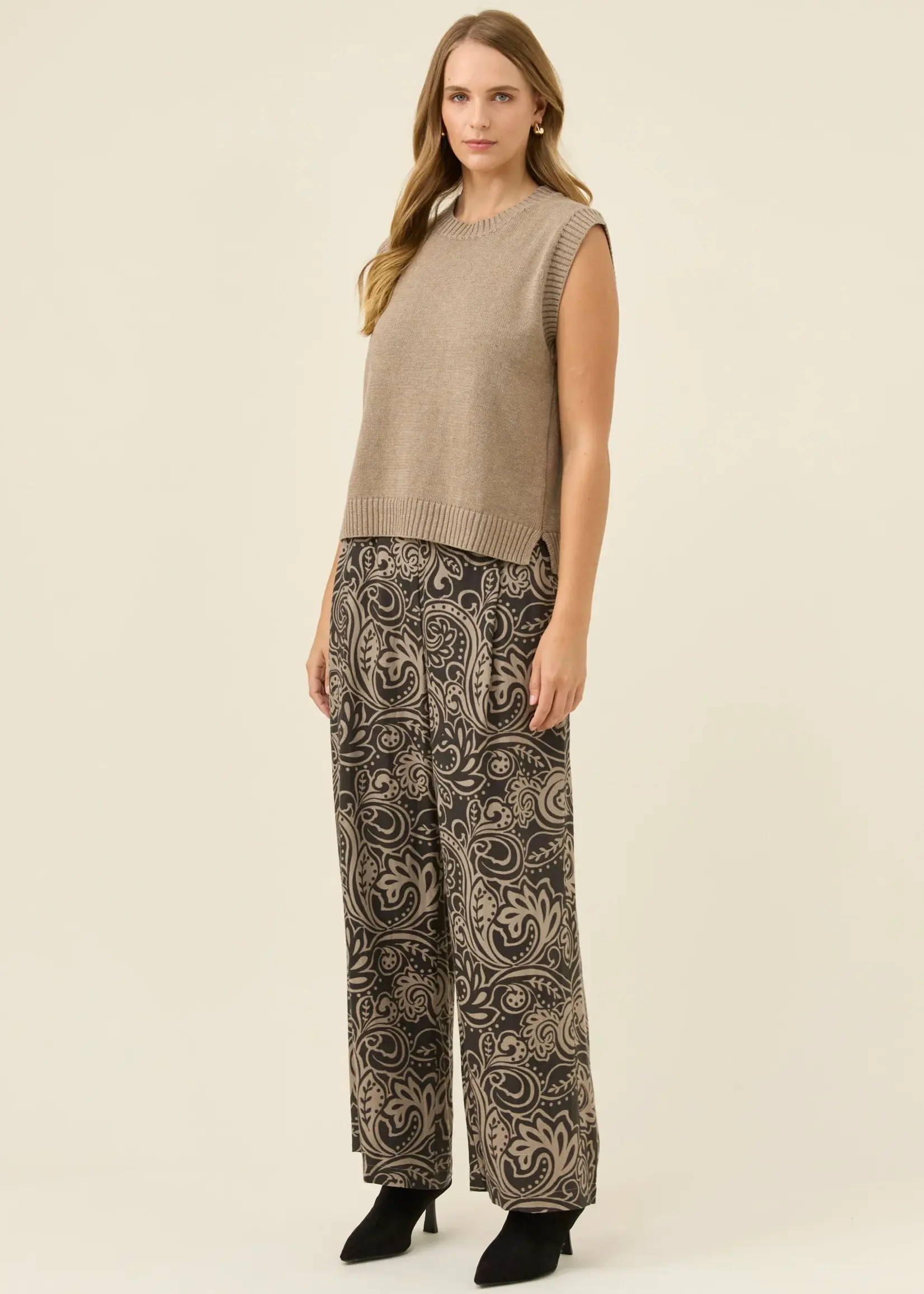 Isle of Mine Darby Knit Vest - Stone