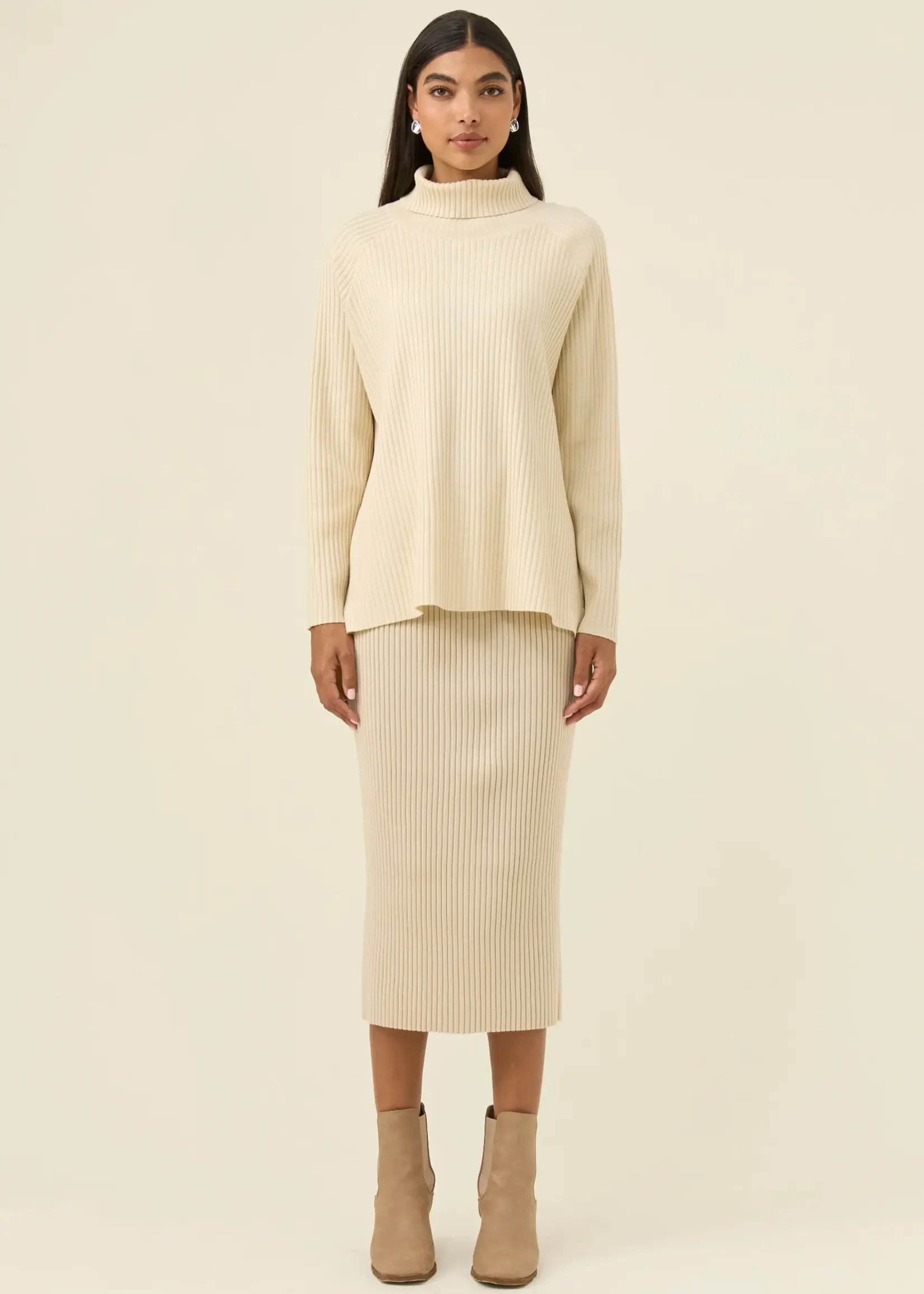 Isle of Mine Juno Relaxed Roll Neck Jumper - Canvas