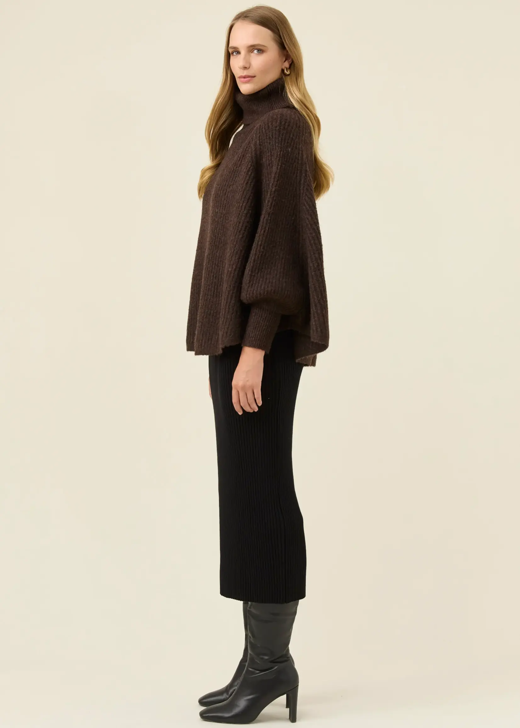 Isle of Mine Miru Poncho - Chocolate