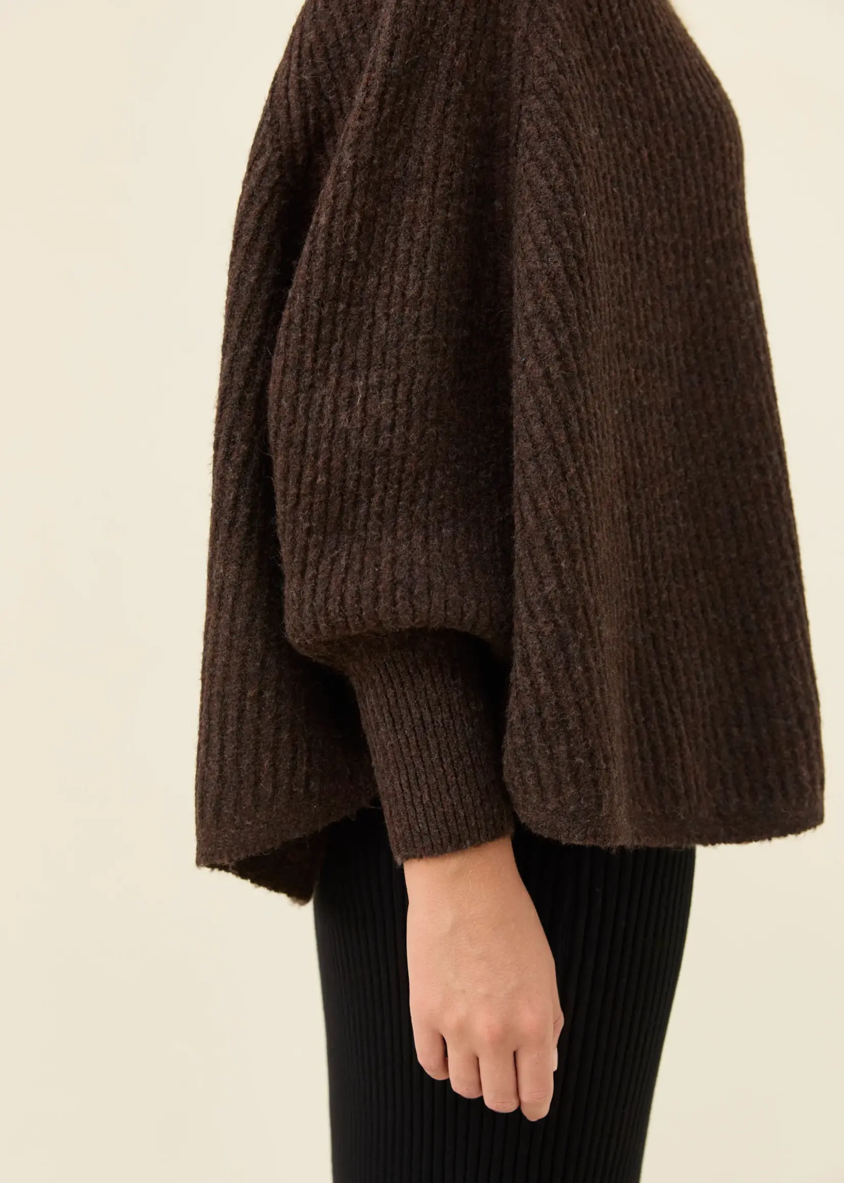 Isle of Mine Miru Poncho - Chocolate