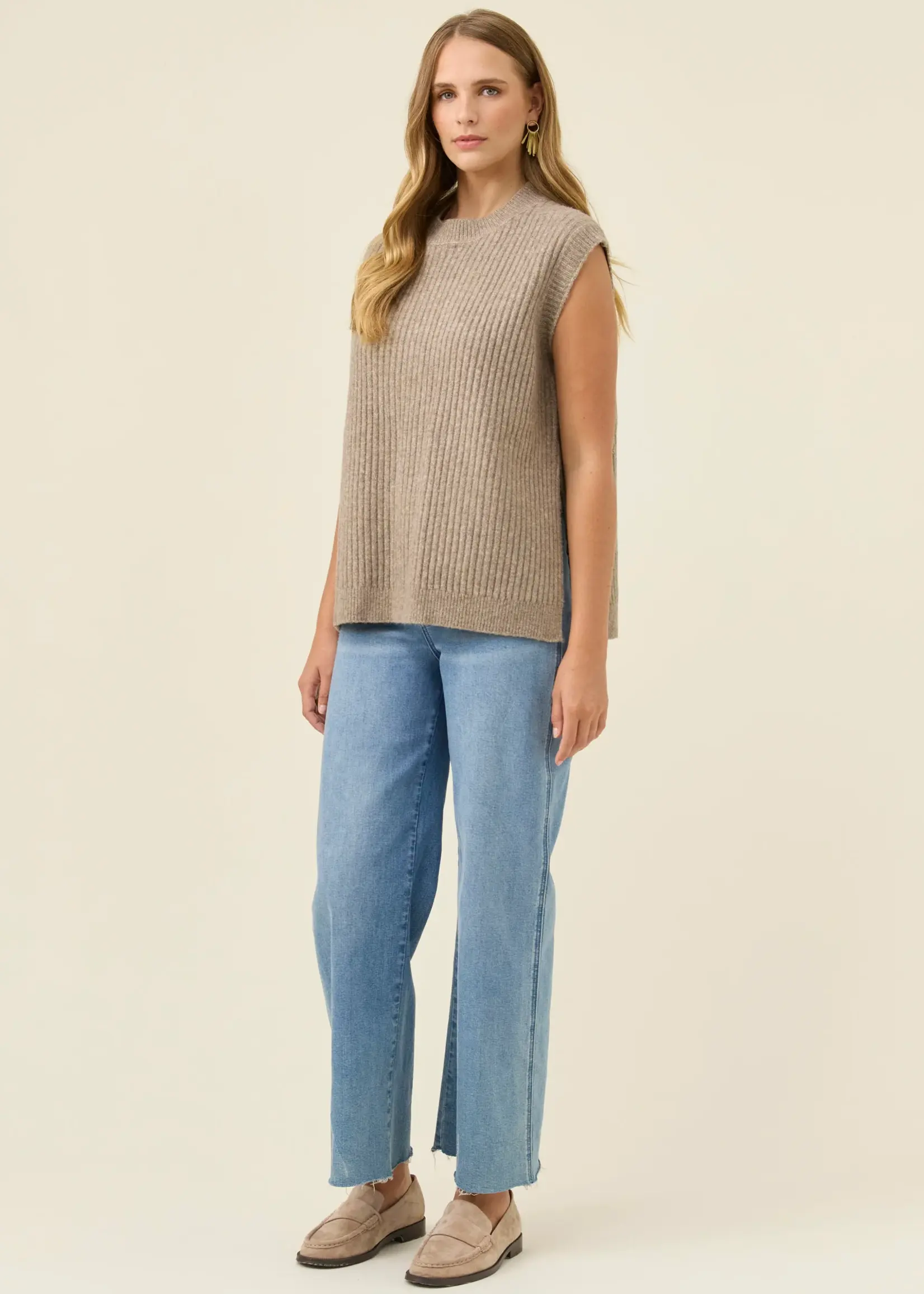 Isle of Mine Miru Crew Knit Vest - Stone