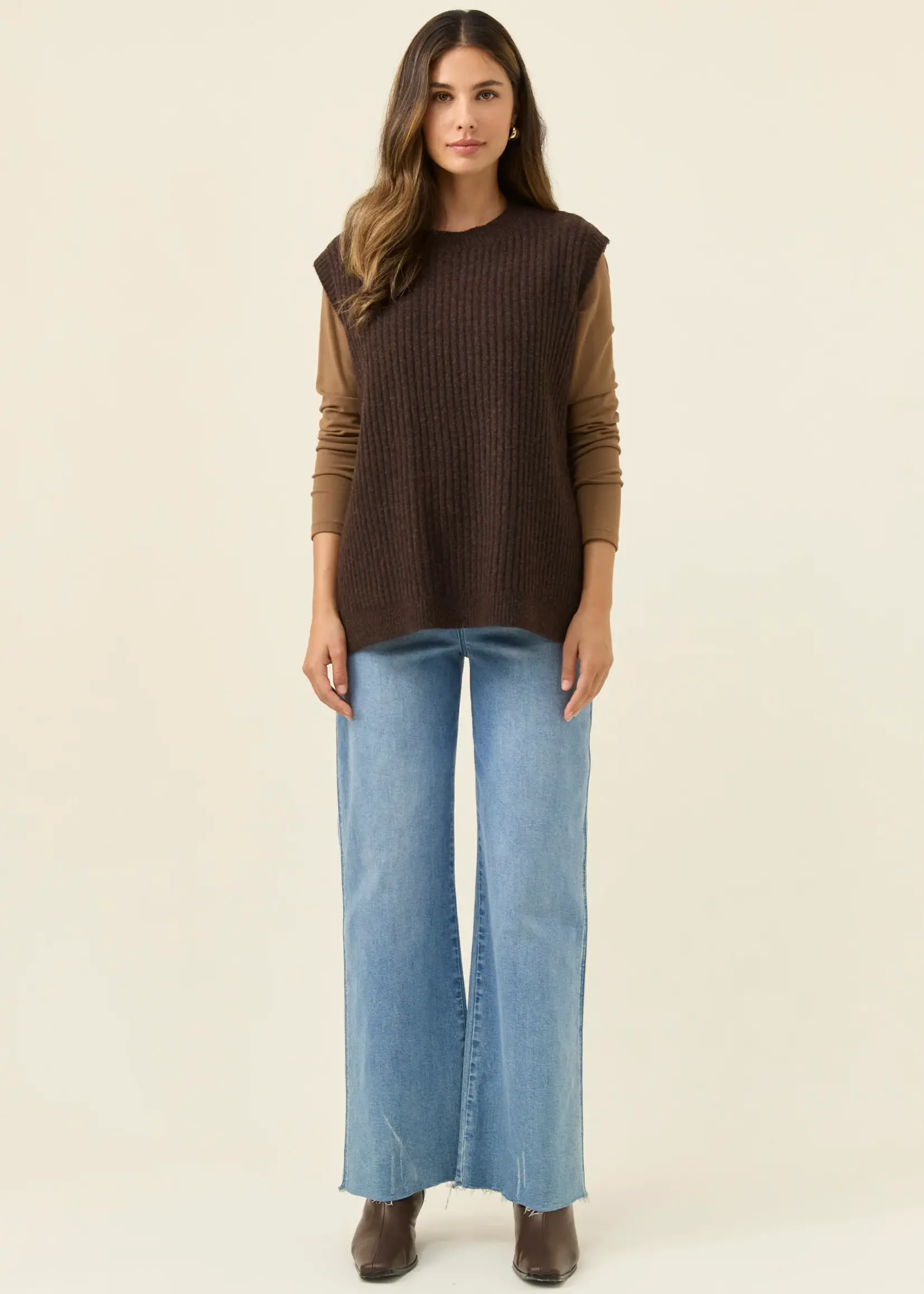 Isle of Mine Miru Crew Knit Vest - Chocolate